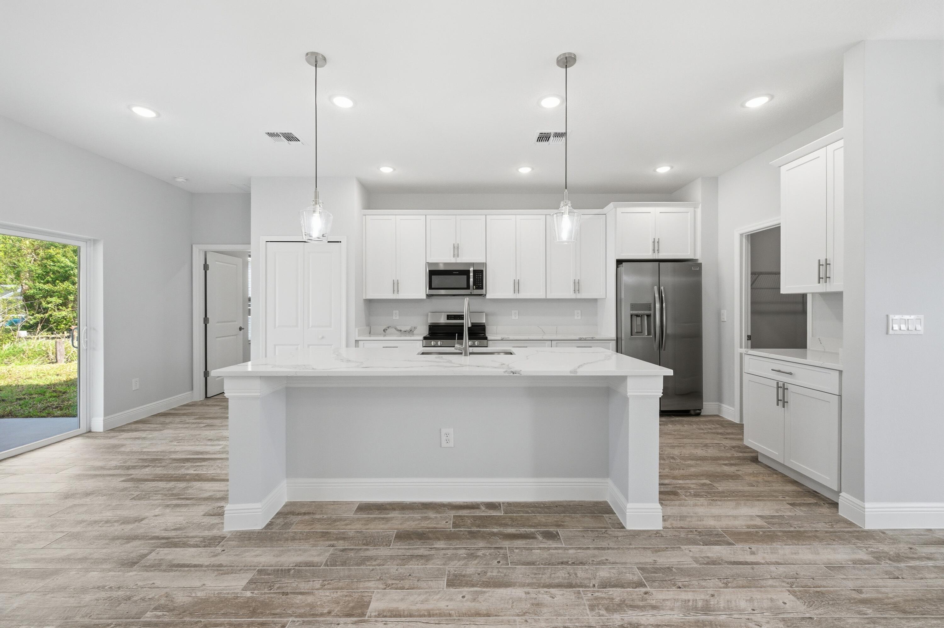 VERO LAKE ESTATES UNIT 5G - Residential