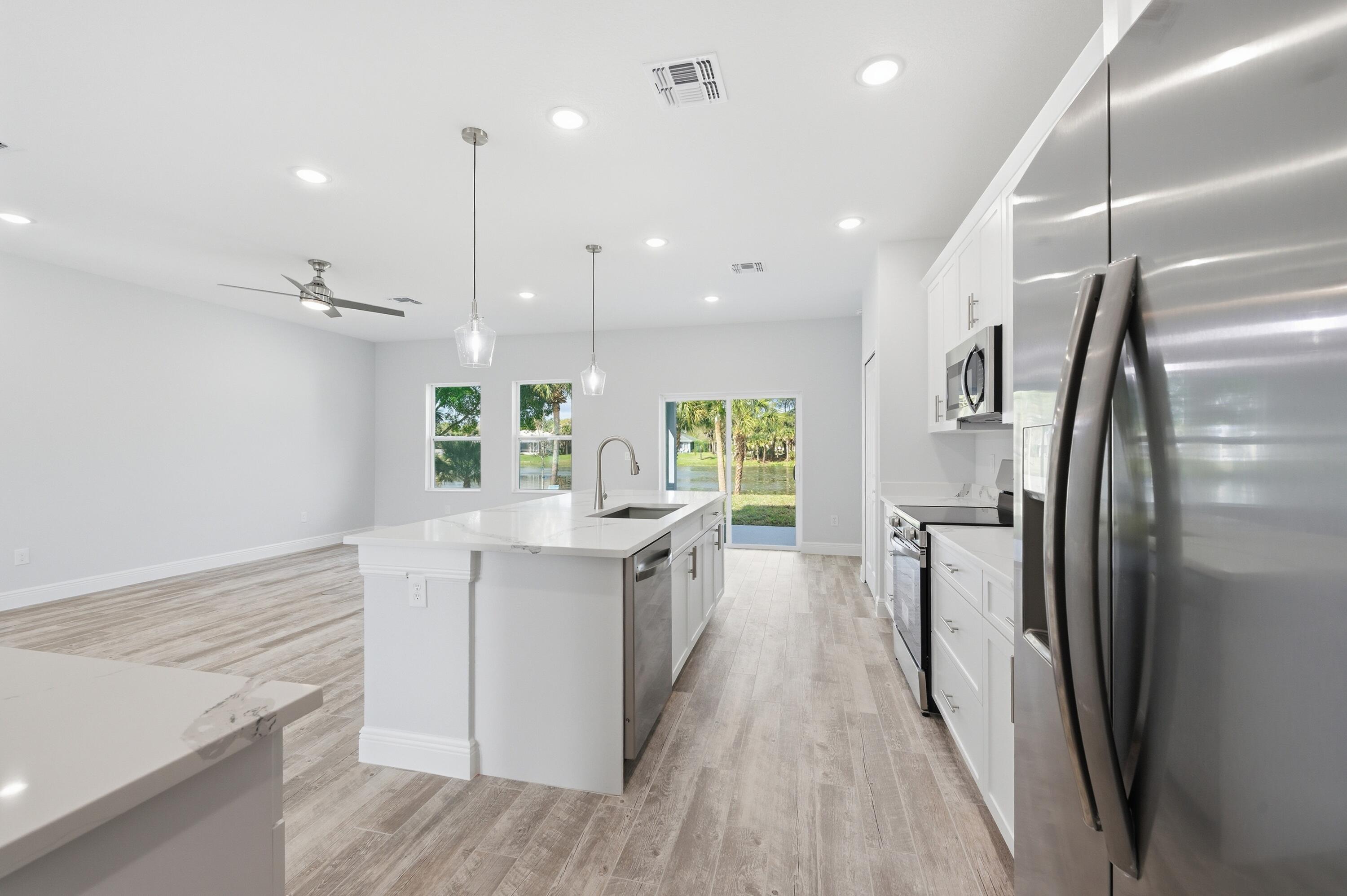 VERO LAKE ESTATES UNIT 5G - Residential