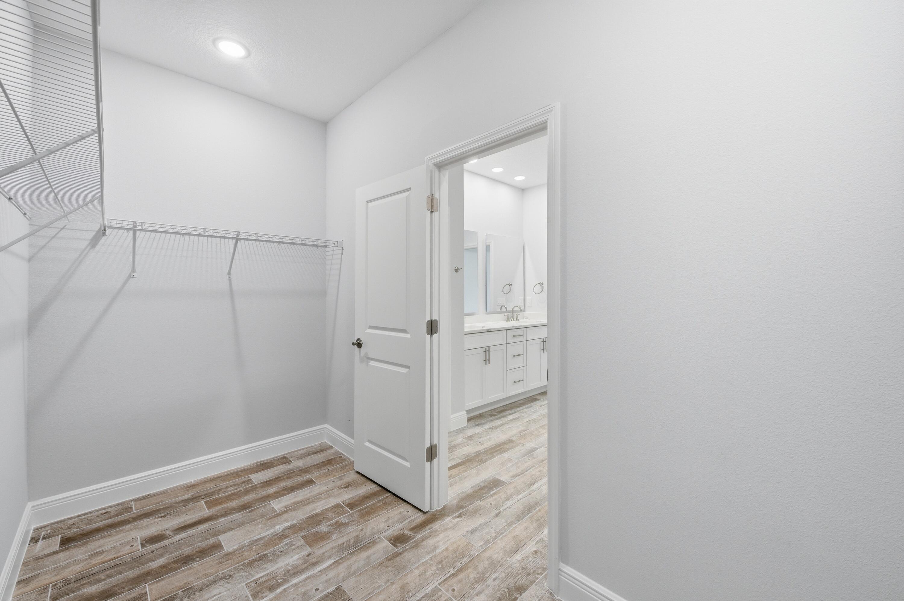 VERO LAKE ESTATES UNIT 5G - Residential