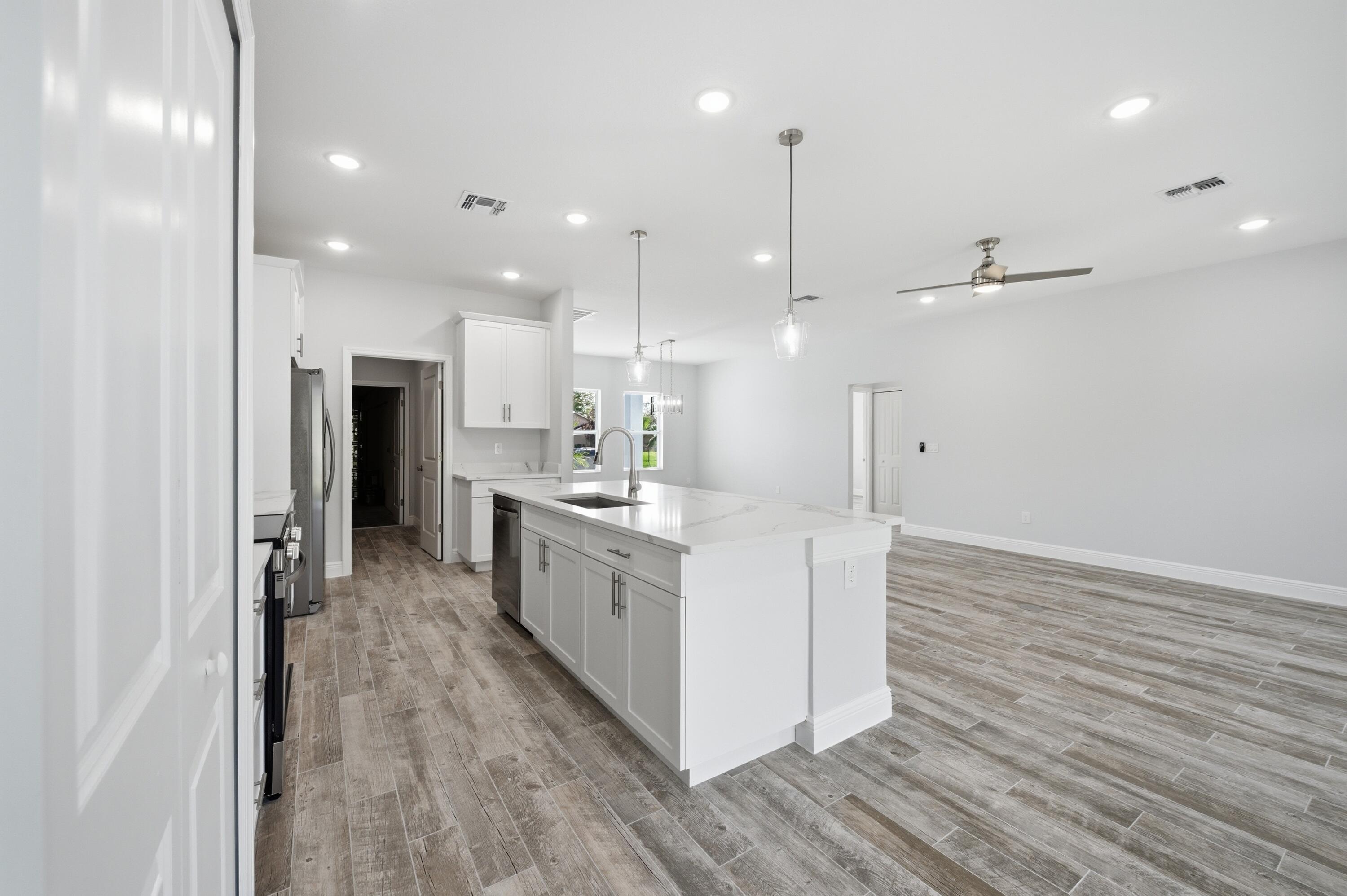 VERO LAKE ESTATES UNIT 5G - Residential