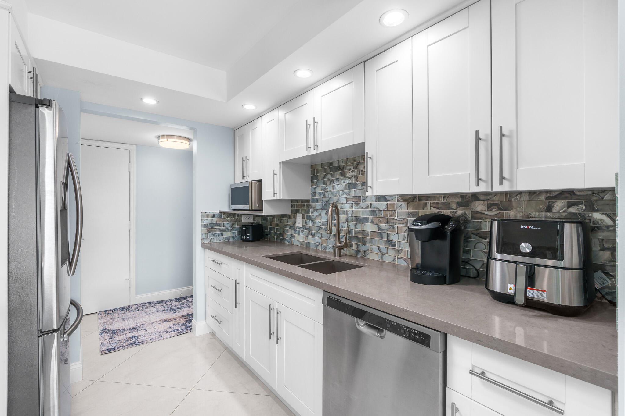 TIERRA DEL MAR CONDO - Residential Lease