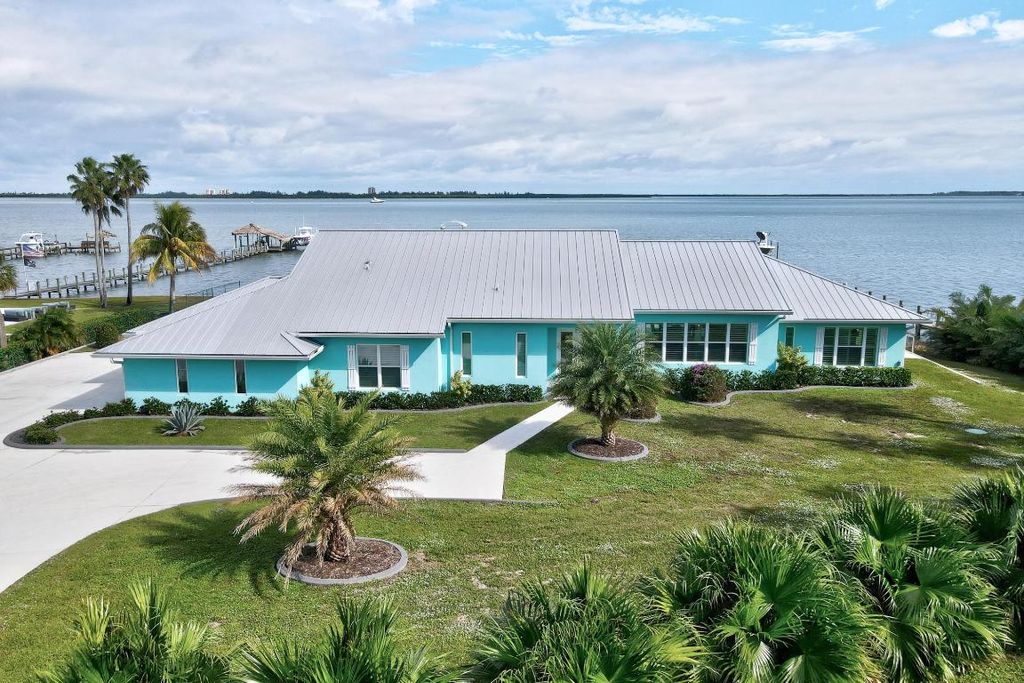 Photo of 1612 S Indian River Drive, Fort Pierce, FL 34950 (MLS # R10937346)