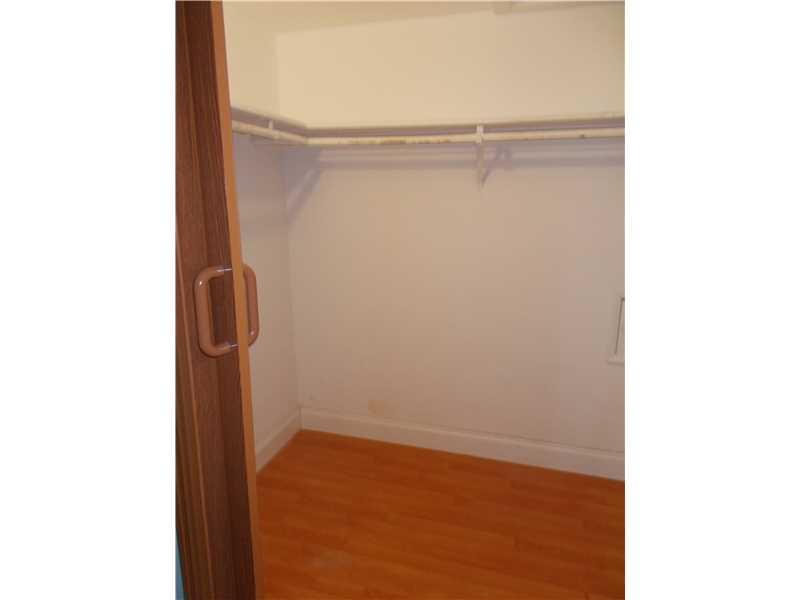 RIVER SHORES - Residential