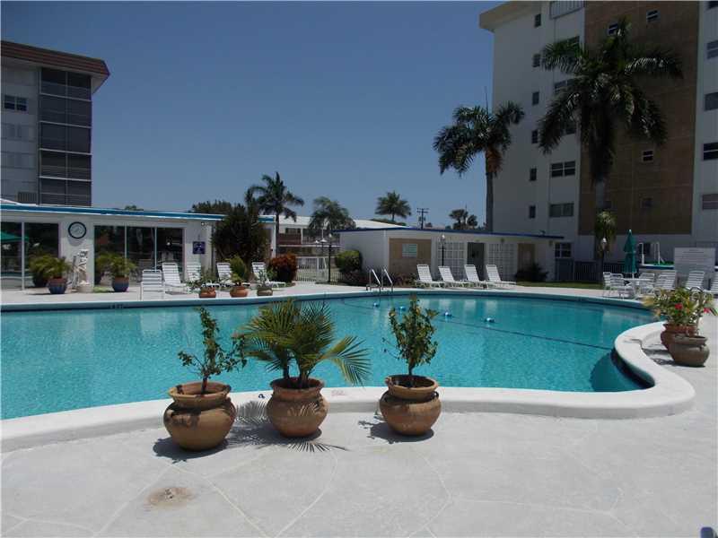 RIVER SHORES - Residential