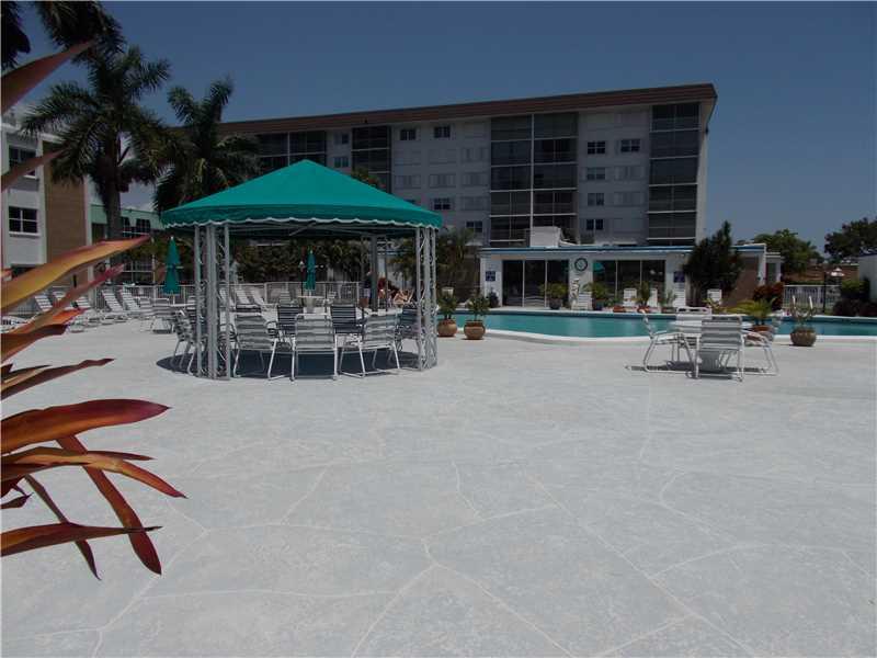 RIVER SHORES - Residential