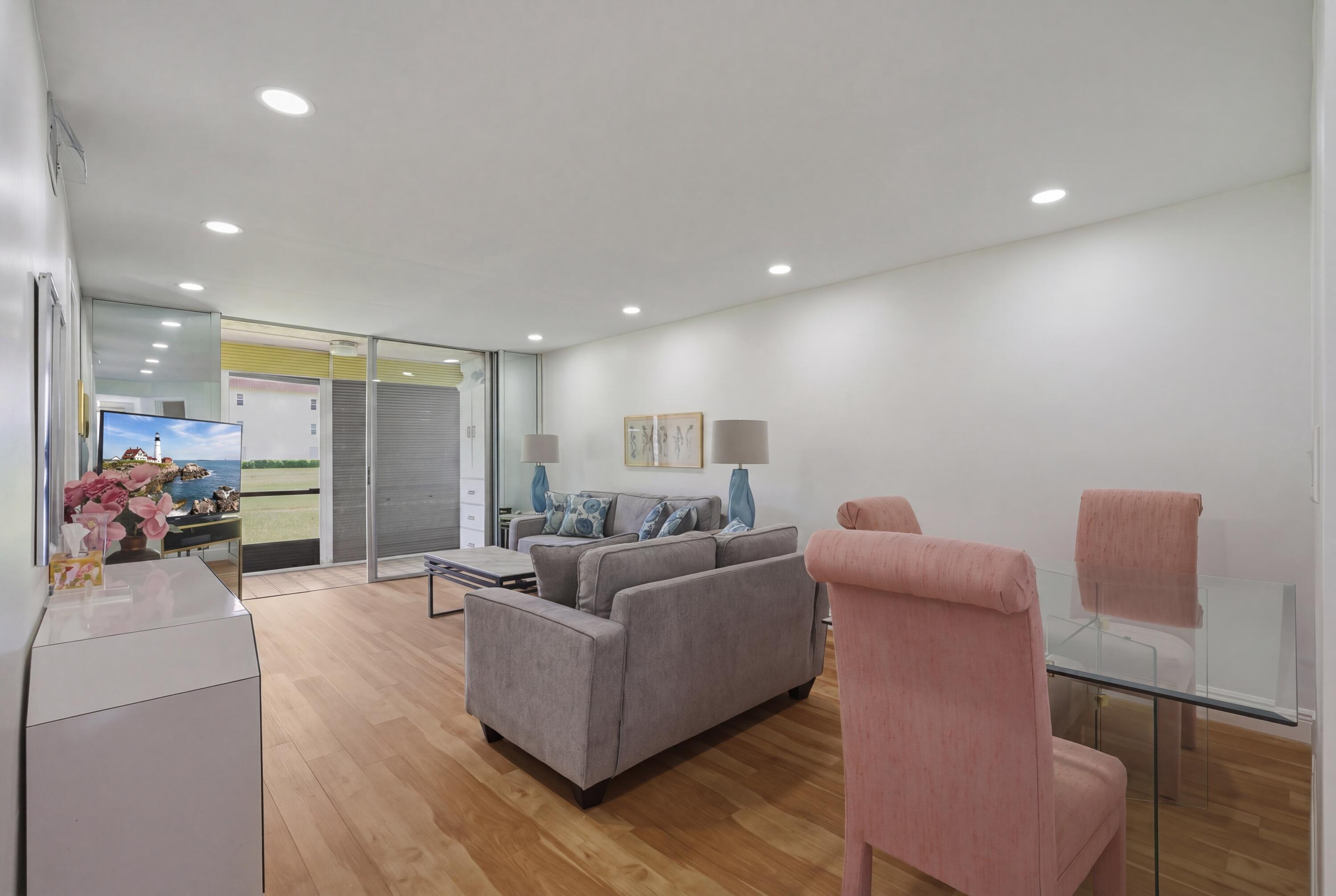 HOLLYBROOK GOLF & TENNIS CLUB - Residential