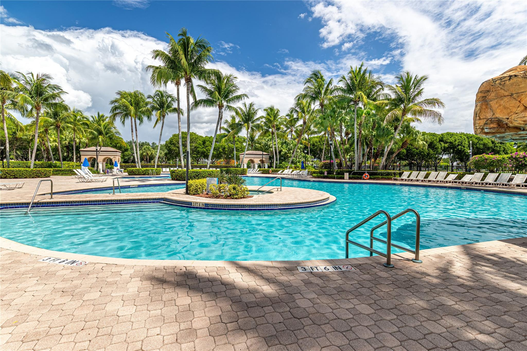 Riviera Isles II 170-53 B - Residential