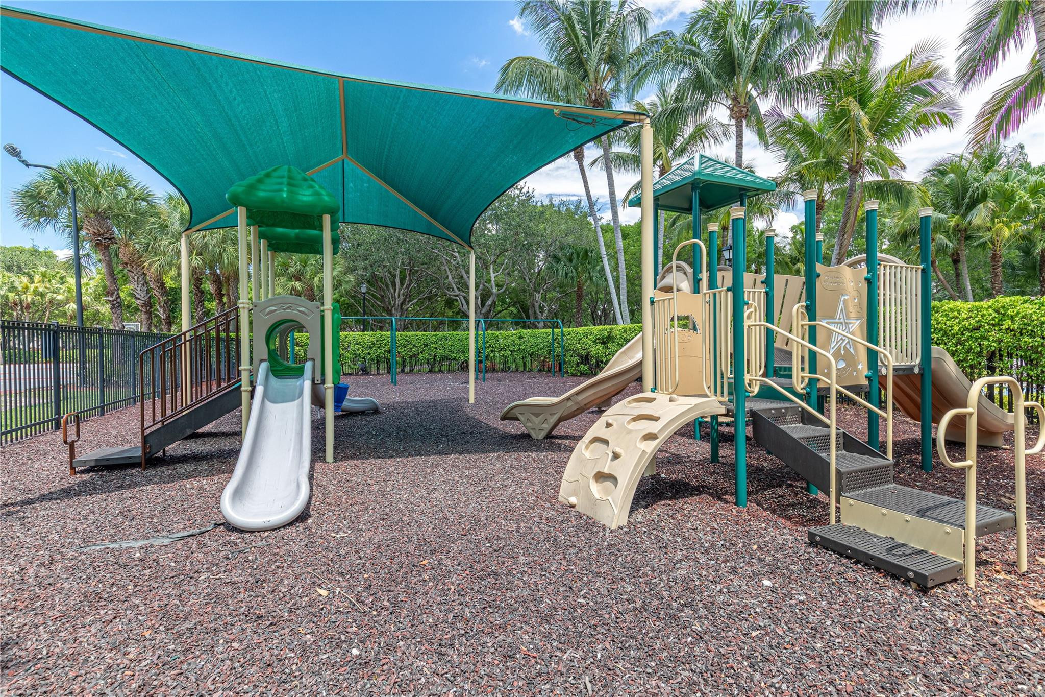 Riviera Isles II 170-53 B - Residential