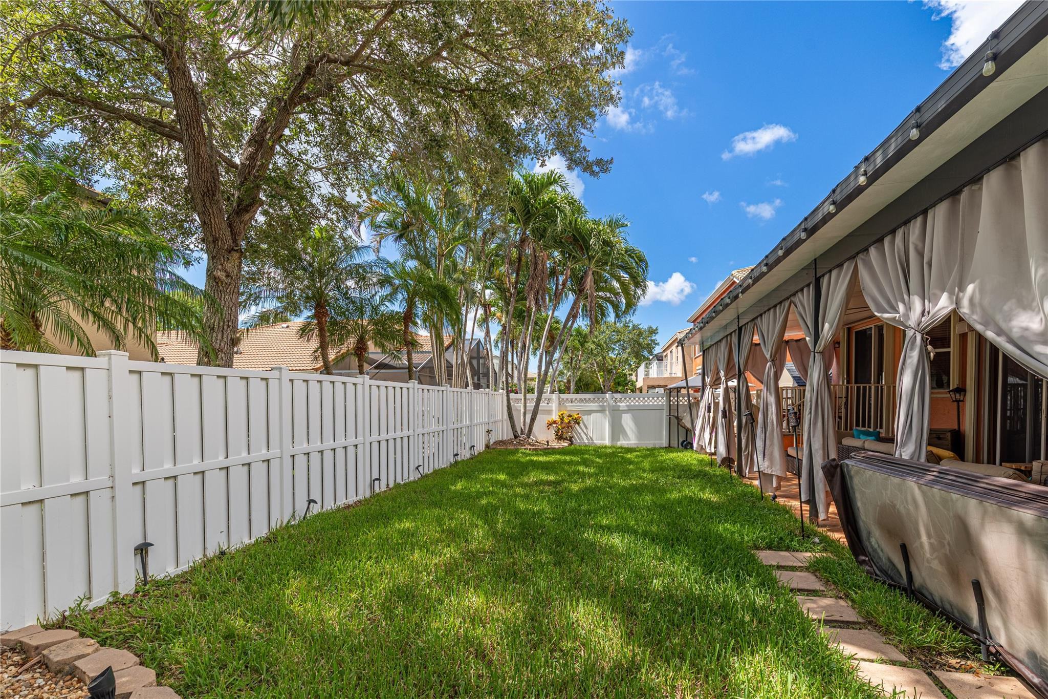 Riviera Isles II 170-53 B - Residential