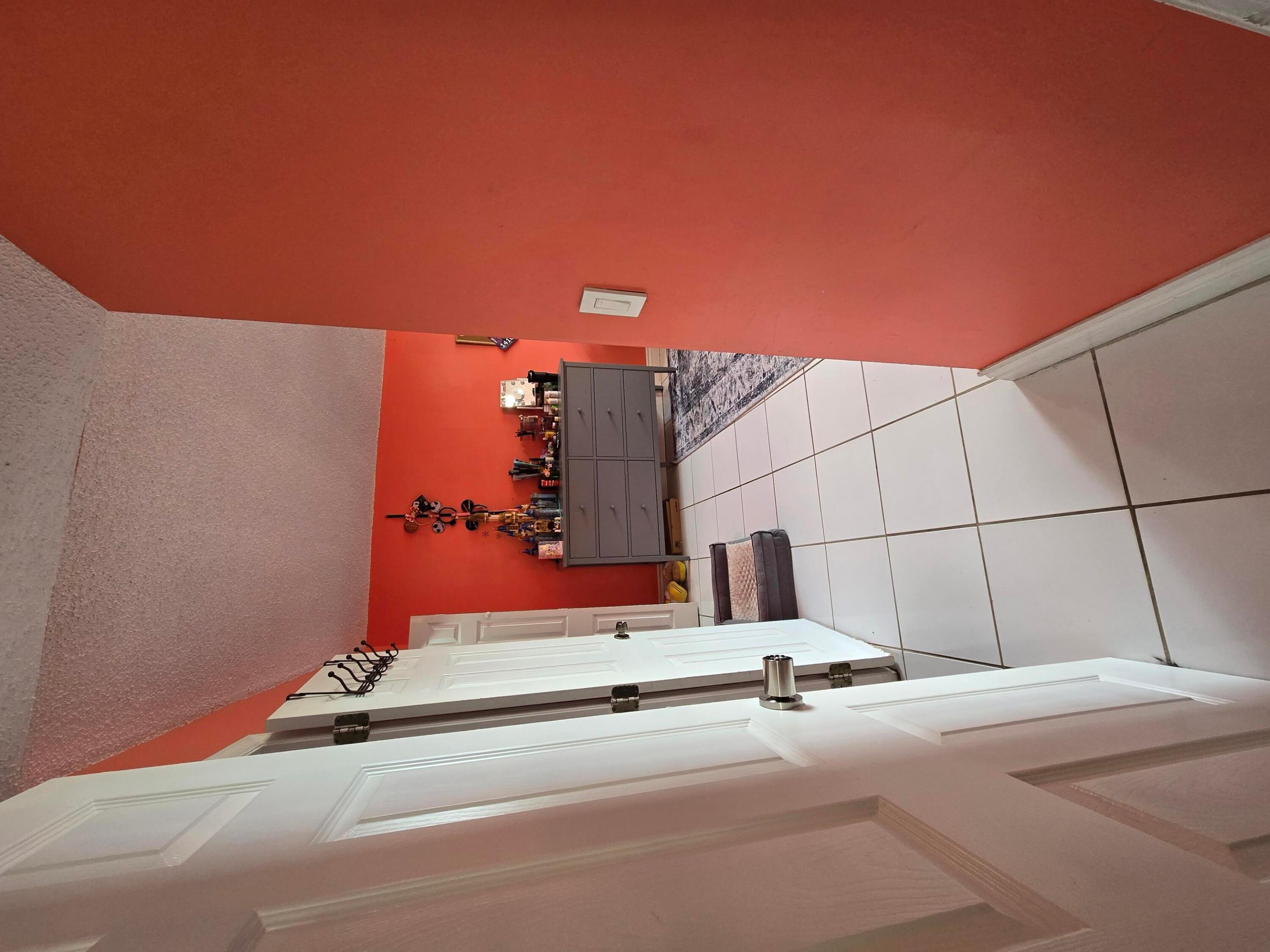 GATE THREE CONDO - Residential