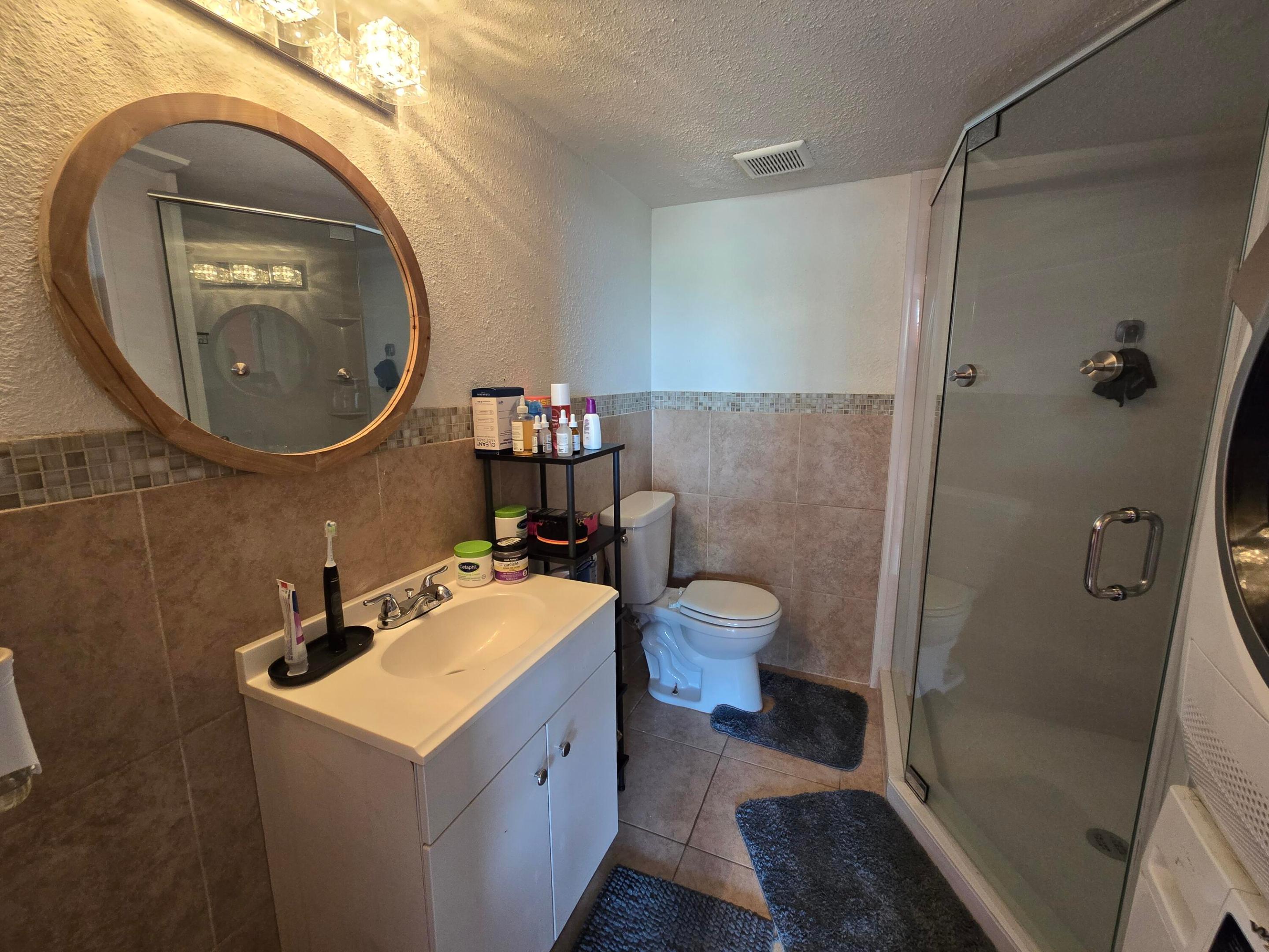 GATE THREE CONDO - Residential