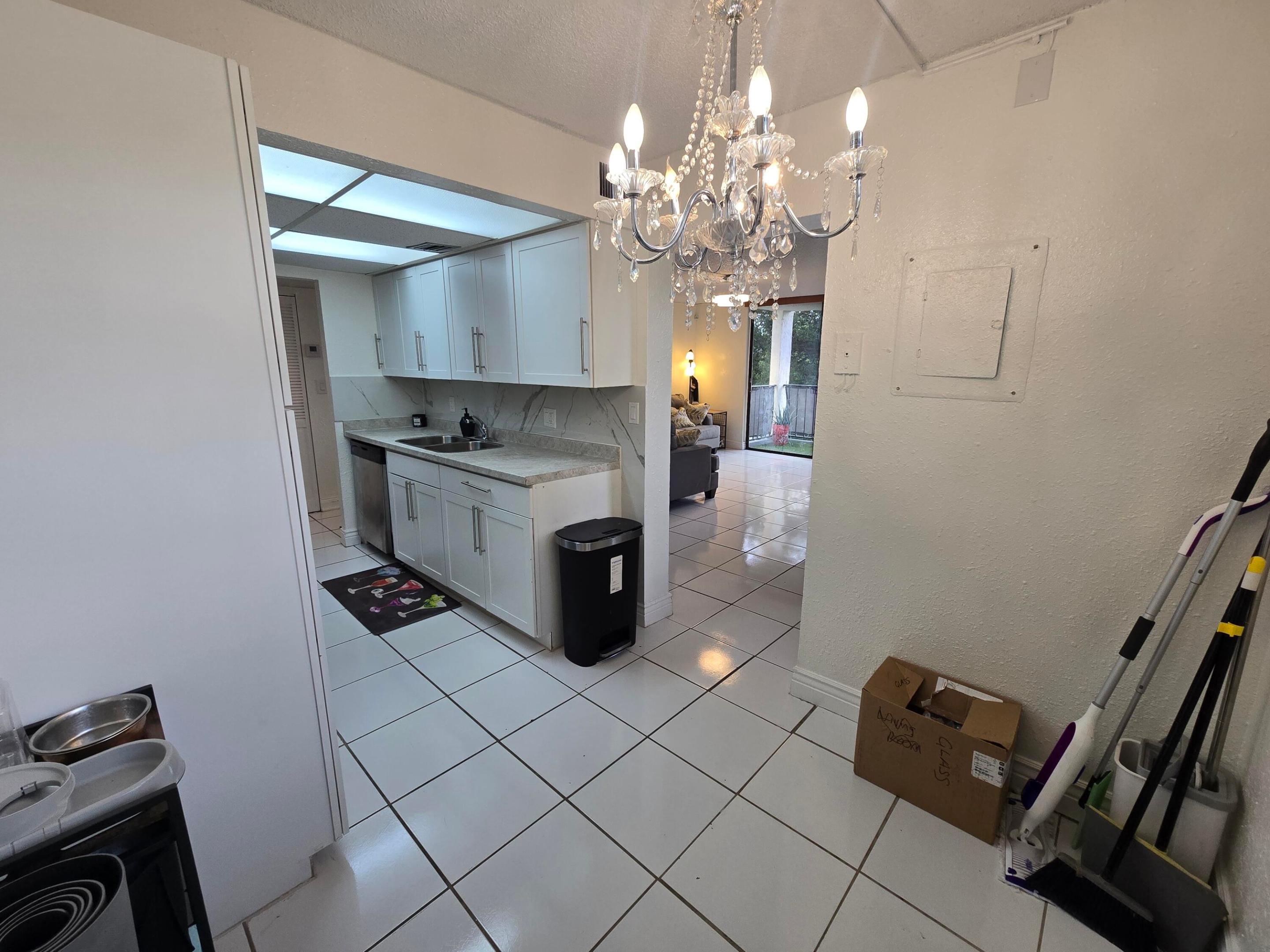 GATE THREE CONDO - Residential