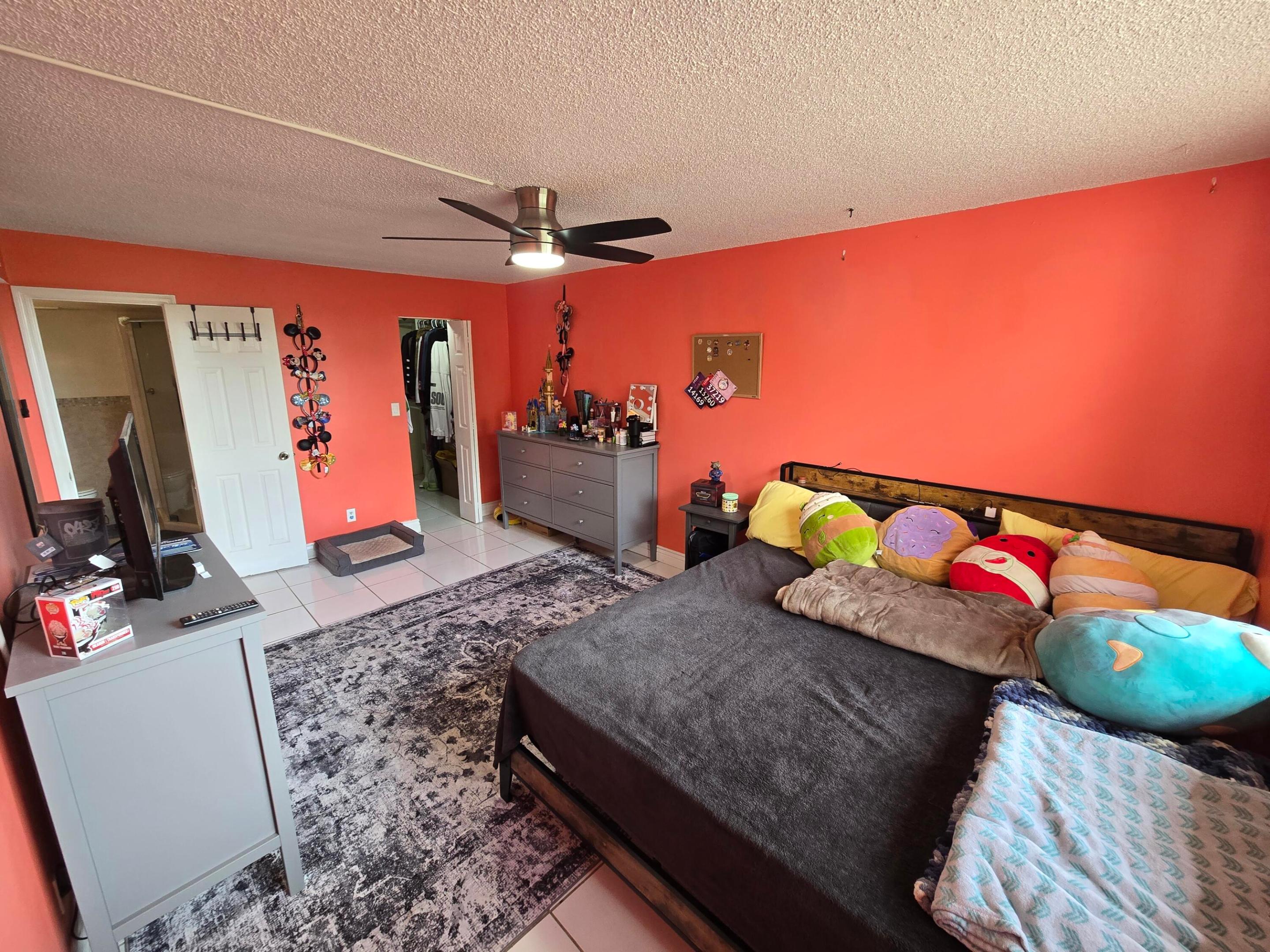 GATE THREE CONDO - Residential