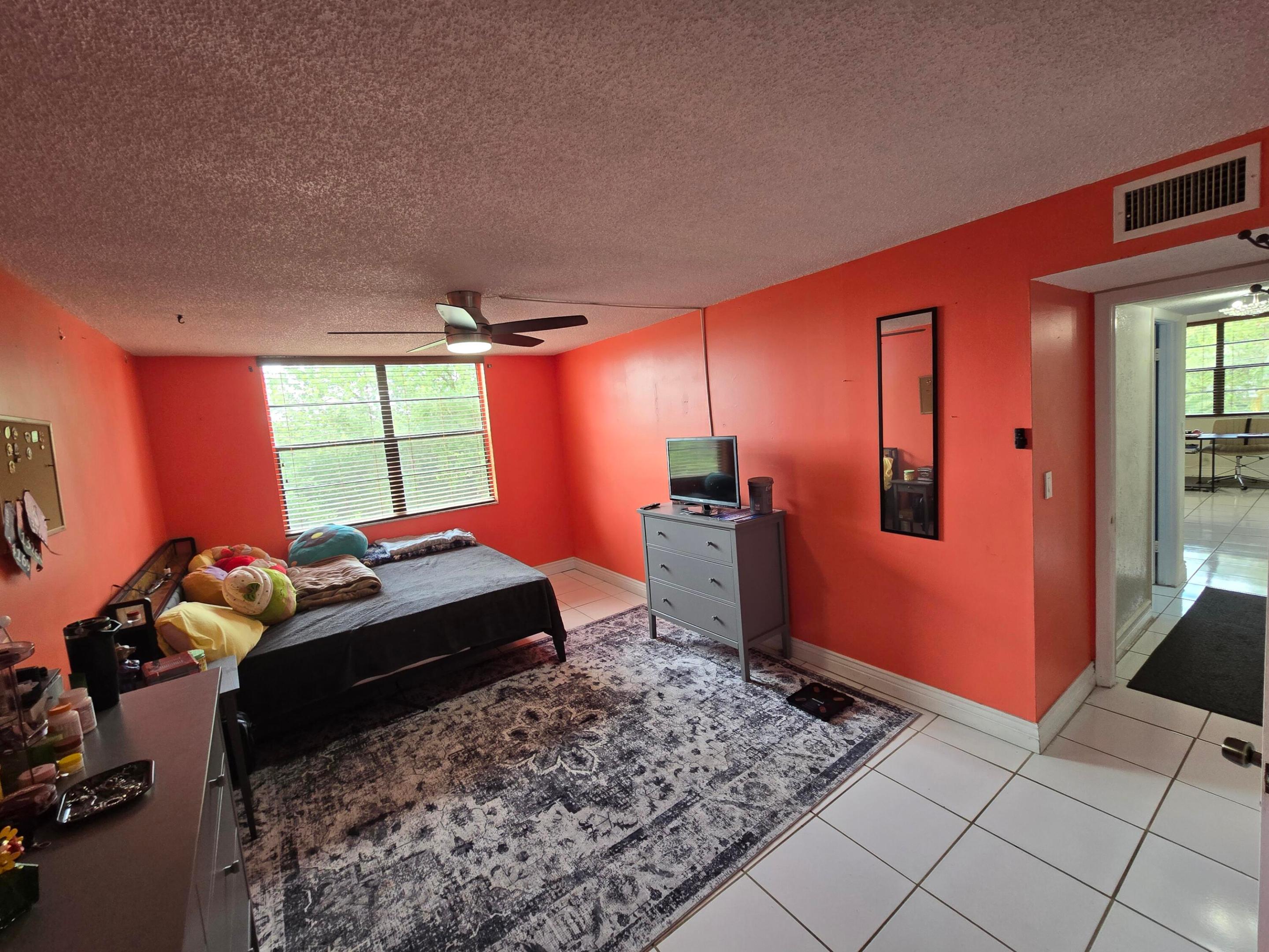 GATE THREE CONDO - Residential