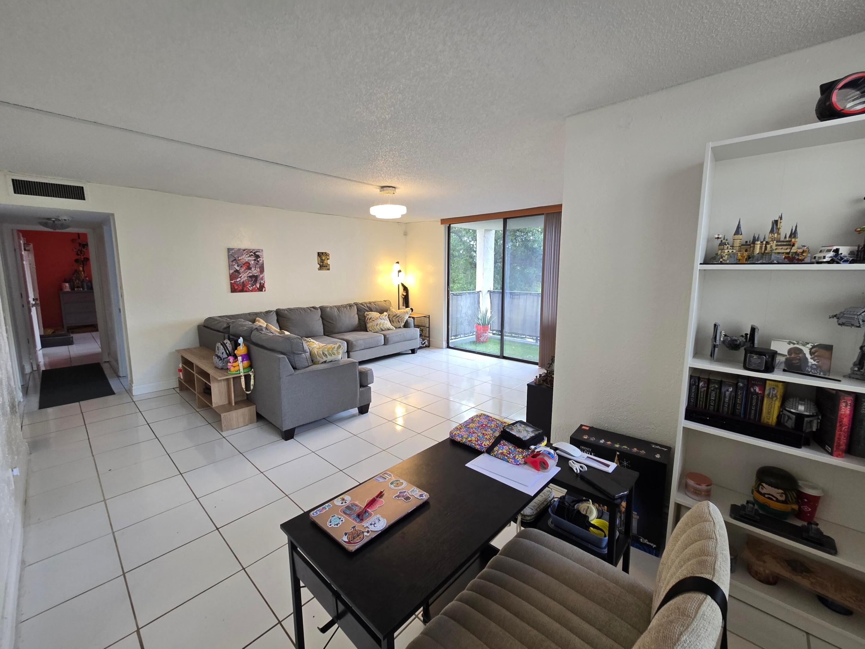 GATE THREE CONDO - Residential