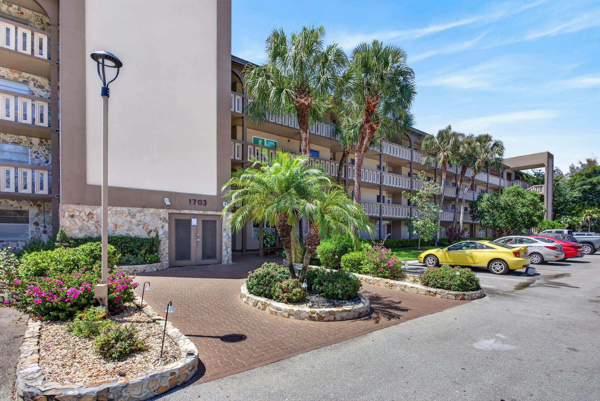 1703 Andros Isle