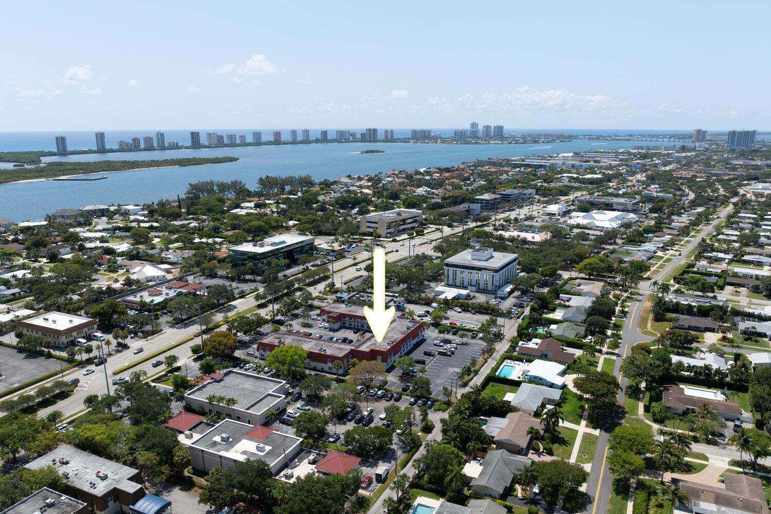 721 Us Highway 1 116-117, North Palm Beach, FL, 33408/$395,000 4 721 Us Highway 1 116-117