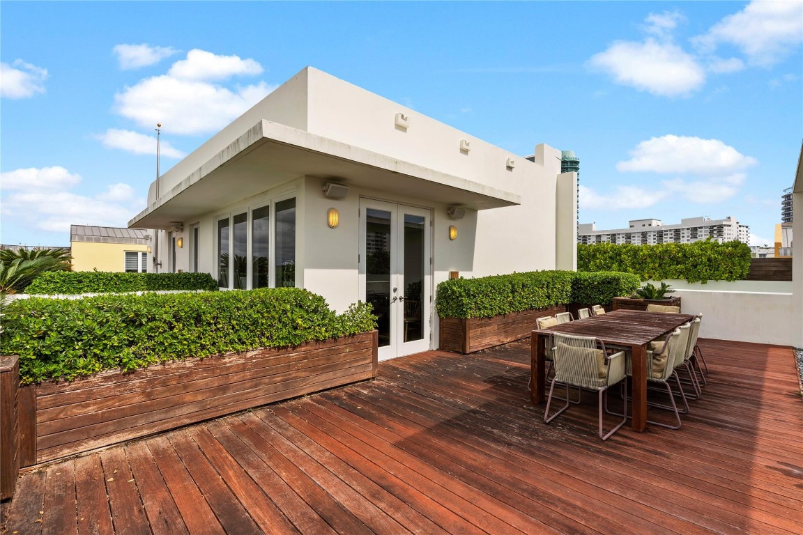 AQUA AT ALLISON ISLAND - Residential