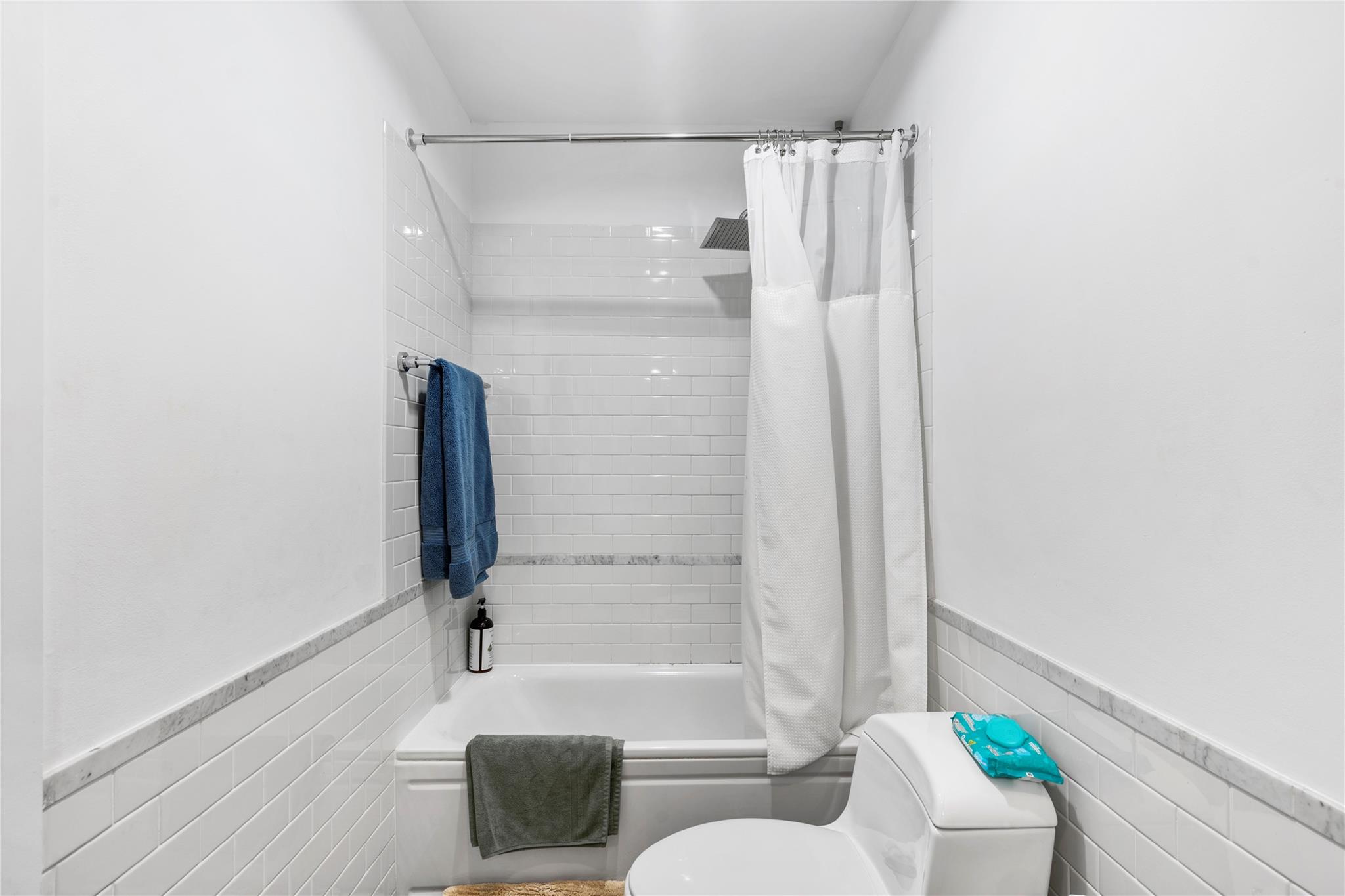 AQUA AT ALLISON ISLAND - Residential