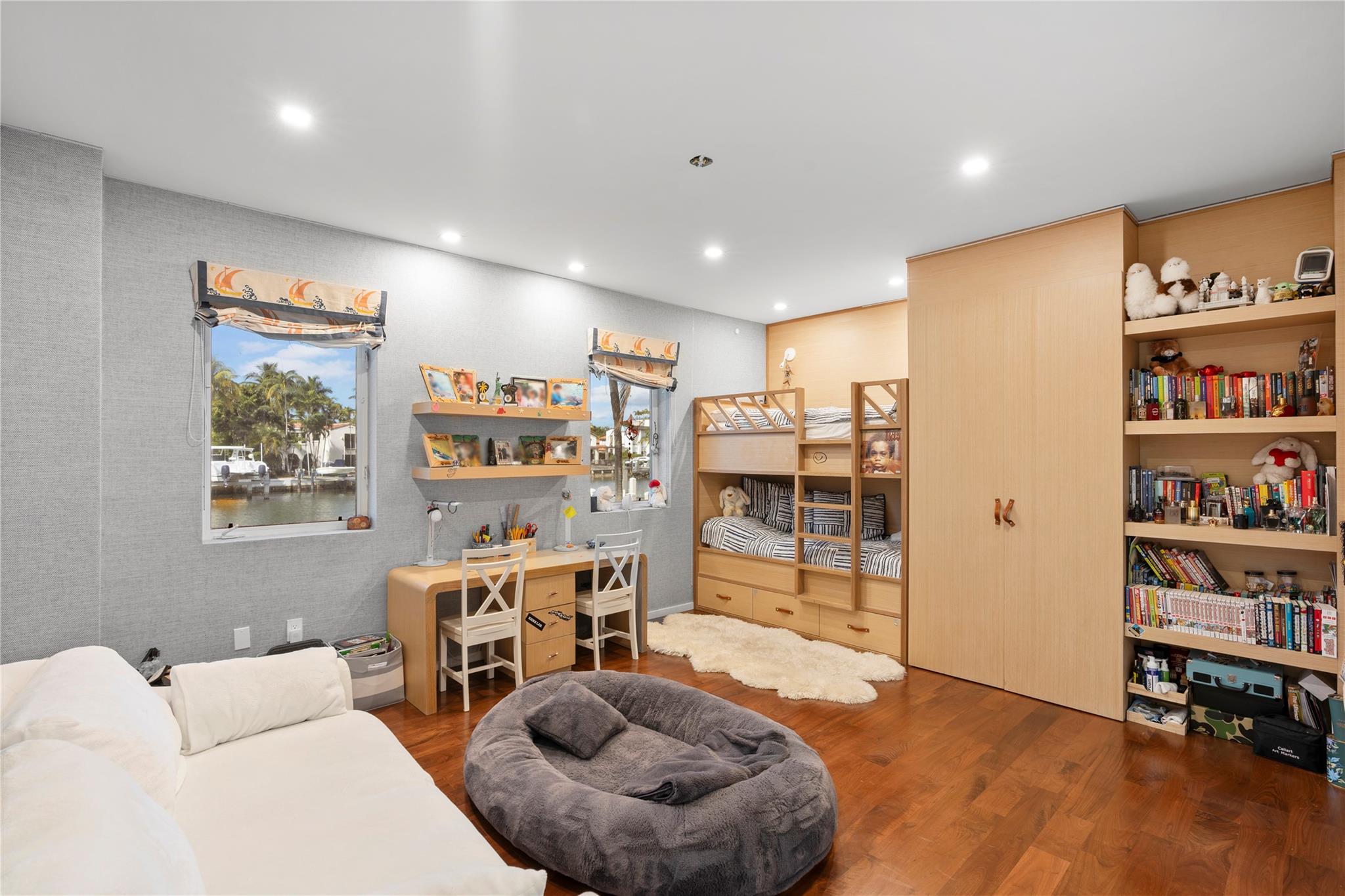 AQUA AT ALLISON ISLAND - Residential