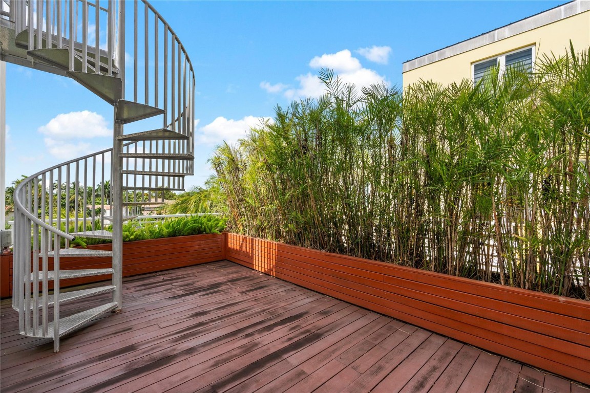 AQUA AT ALLISON ISLAND - Residential