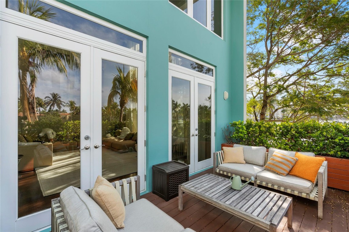 AQUA AT ALLISON ISLAND - Residential