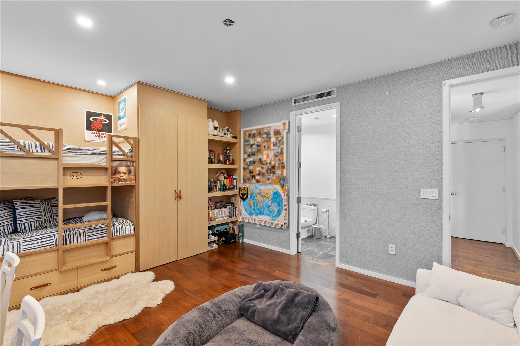 AQUA AT ALLISON ISLAND - Residential