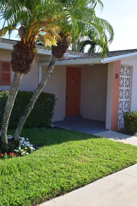 2747 Dudley Drive E Unit D, West Palm Beach, FL MLS: R11085407