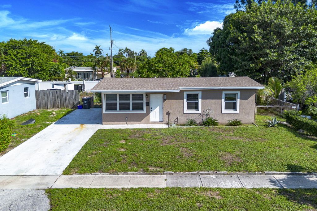 Photo of 1379 10th Street, West Palm Beach, FL 33401 (MLS # R11126267)