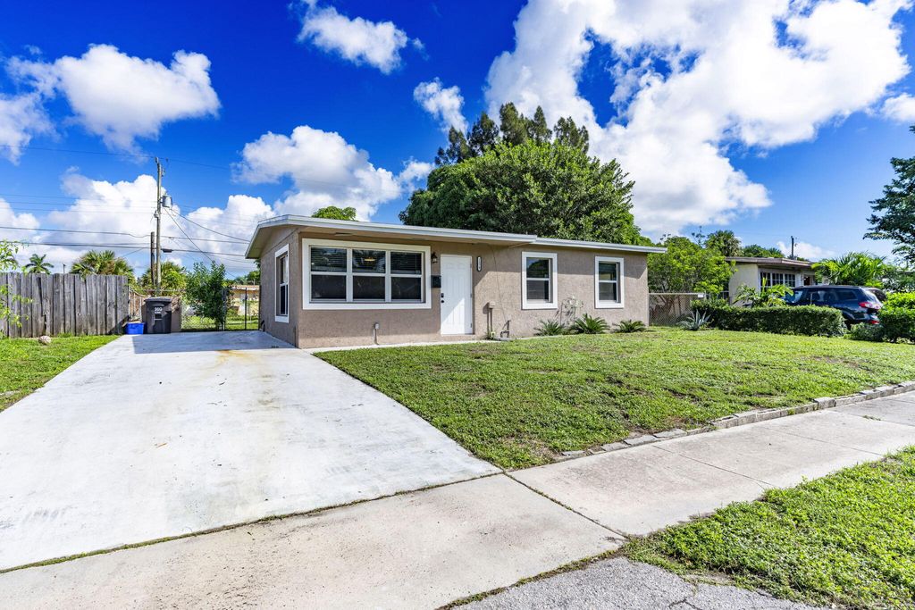 Photo of 1379 10th Street, West Palm Beach, FL 33401 (MLS # R11126267)
