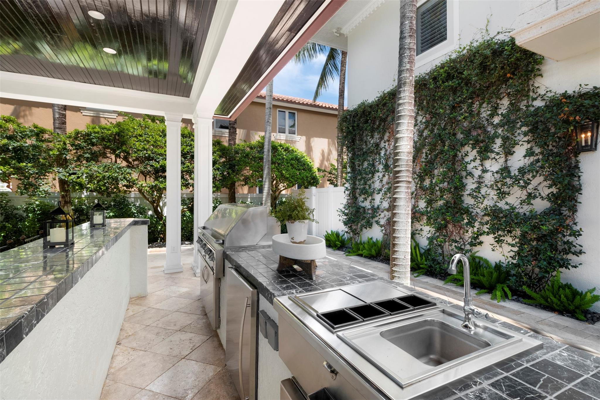 Las Olas Isles - Residential