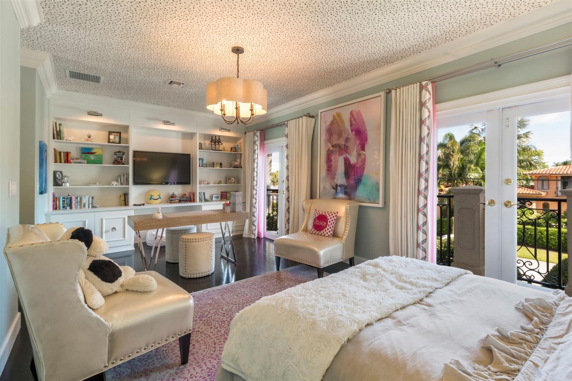 Las Olas Isles - Residential