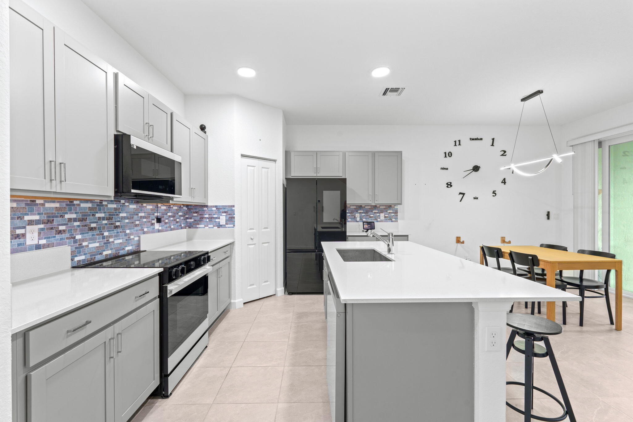 LAKESHORE AT THE FOUNTAINS REPLAT - Residential