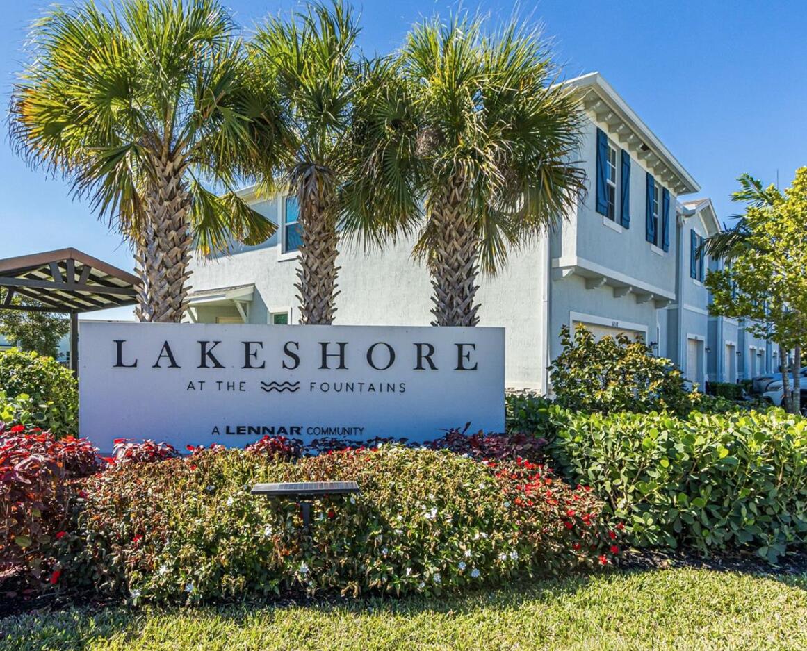 LAKESHORE AT THE FOUNTAINS REPLAT - Residential