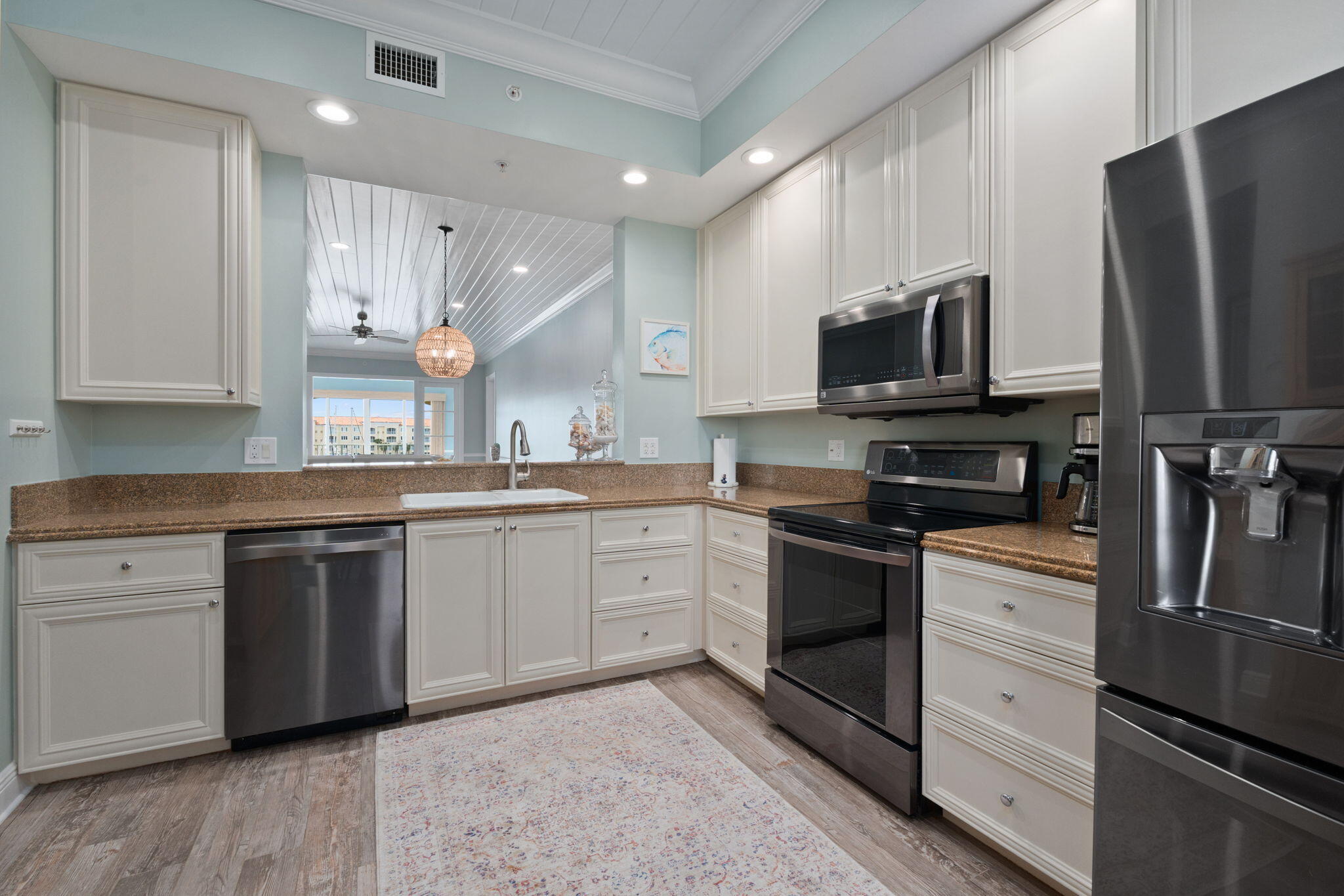 HARBOUR ISLE AT HUTCHINSON ISLAND EAST, A CONDOMIN - Residential