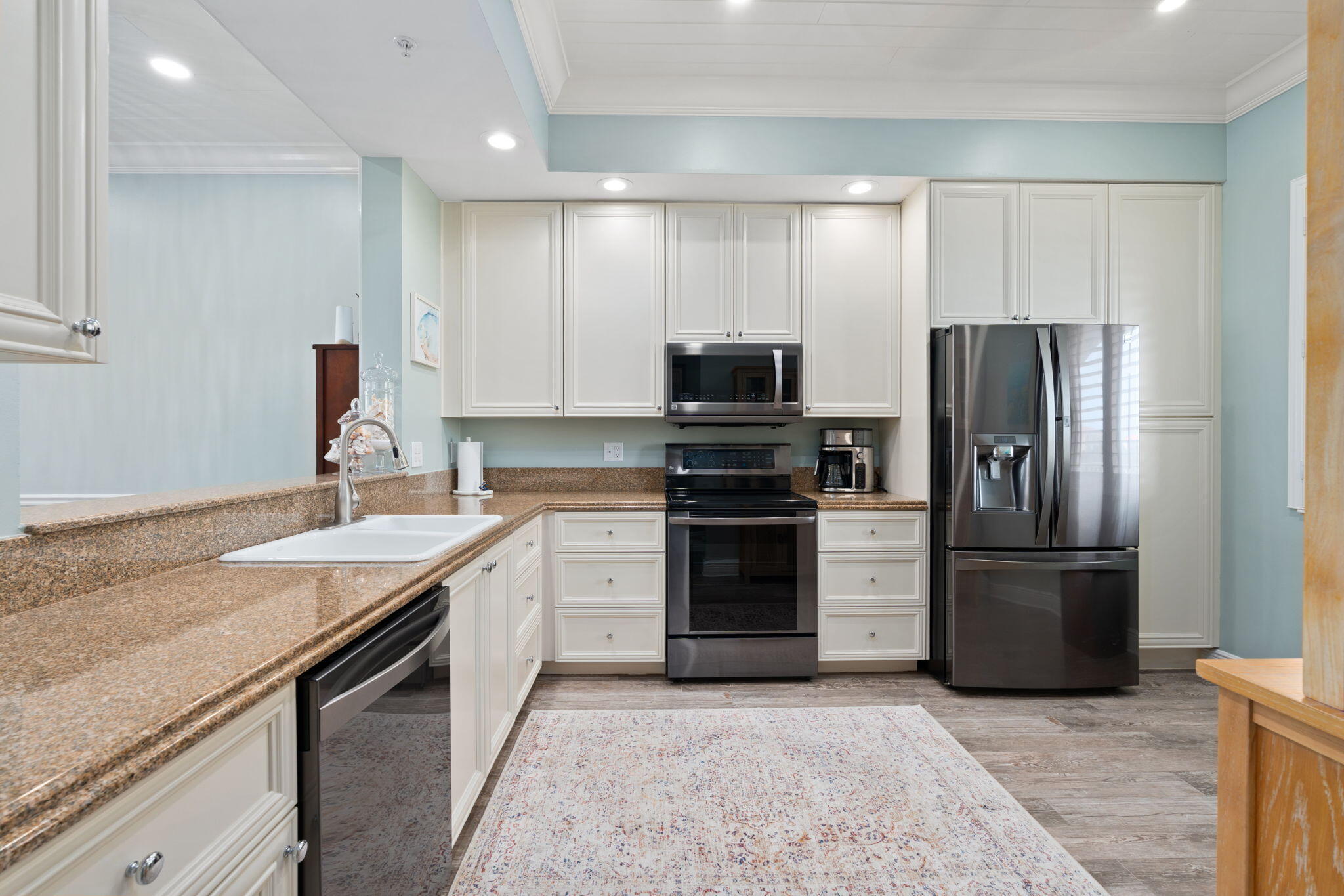 HARBOUR ISLE AT HUTCHINSON ISLAND EAST, A CONDOMIN - Residential