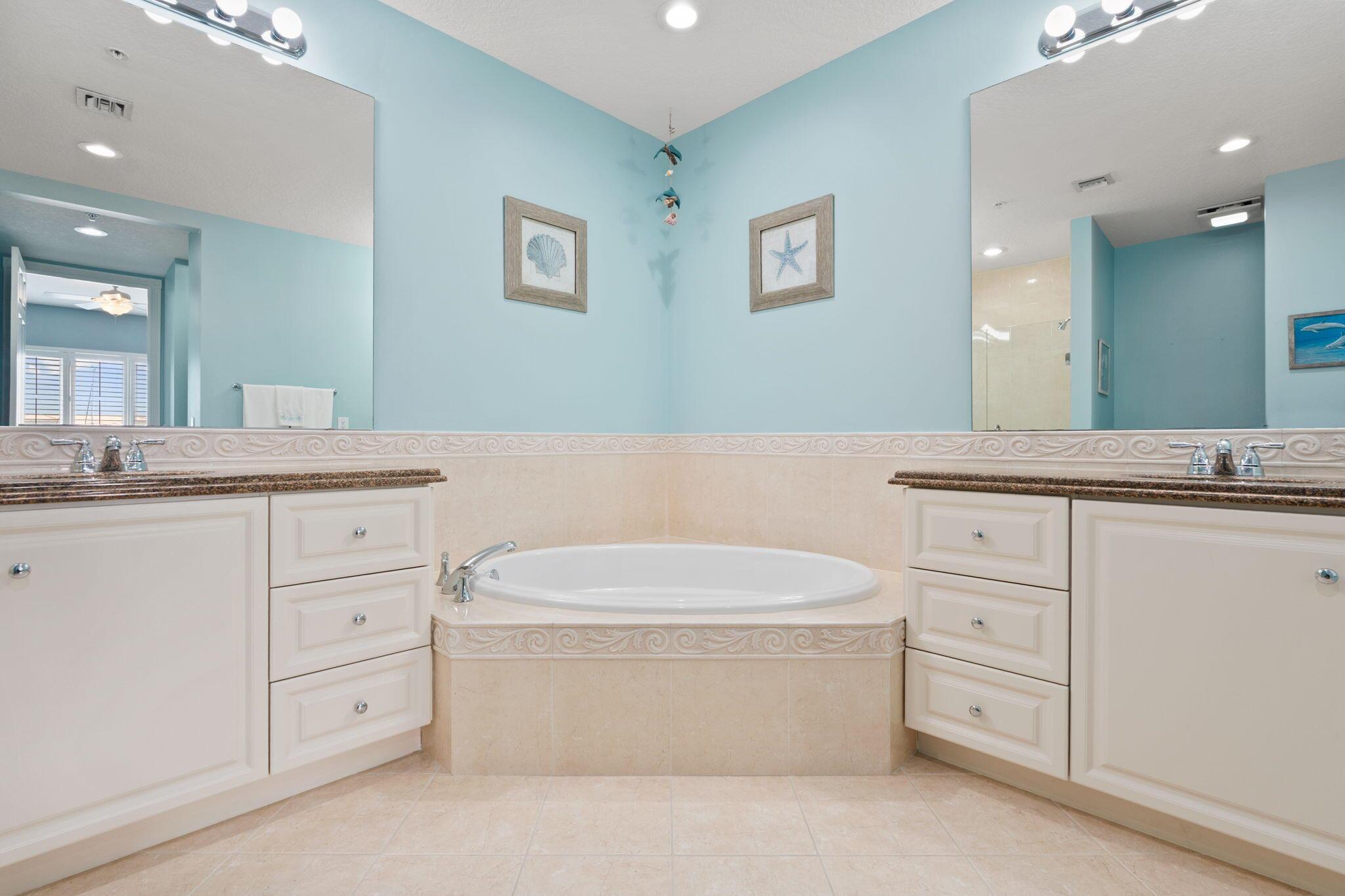 HARBOUR ISLE AT HUTCHINSO - Residential