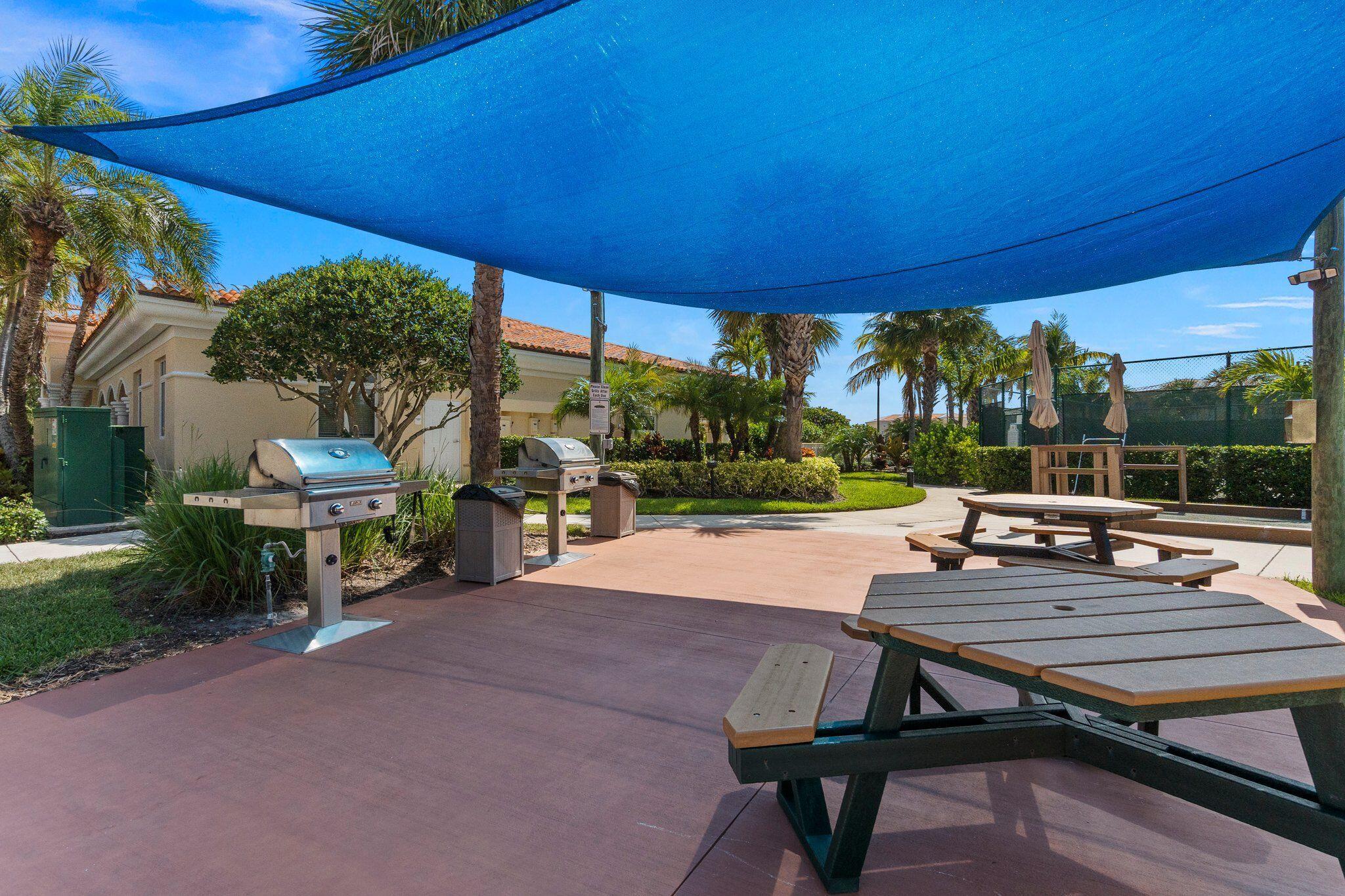 HARBOUR ISLE AT HUTCHINSO - Residential