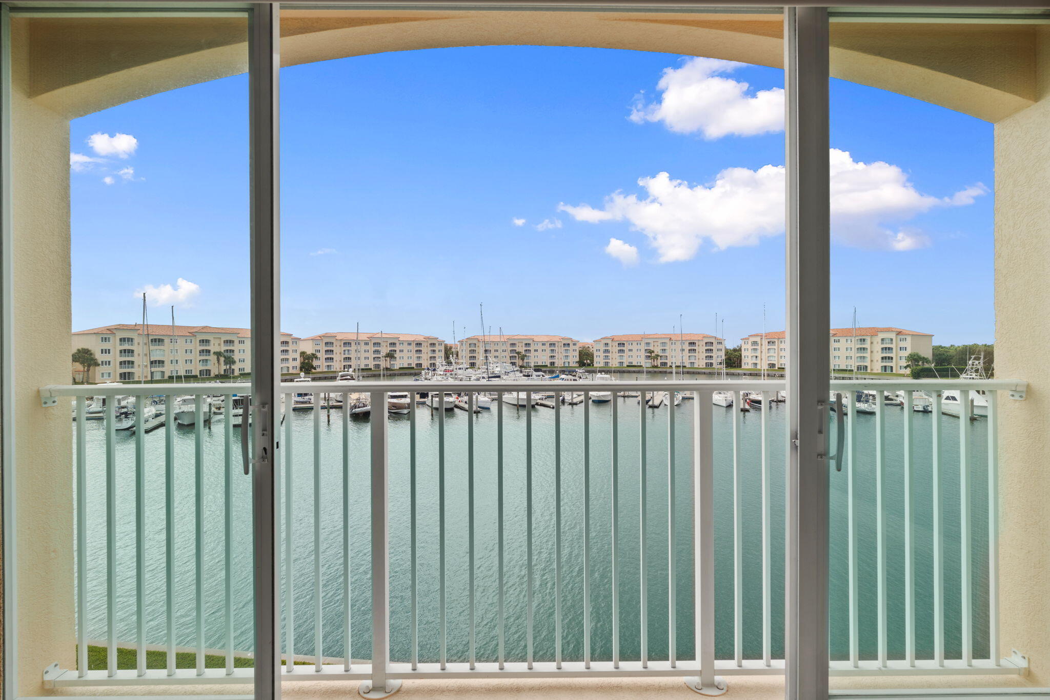 HARBOUR ISLE AT HUTCHINSON ISLAND EAST, A CONDOMIN - Residential