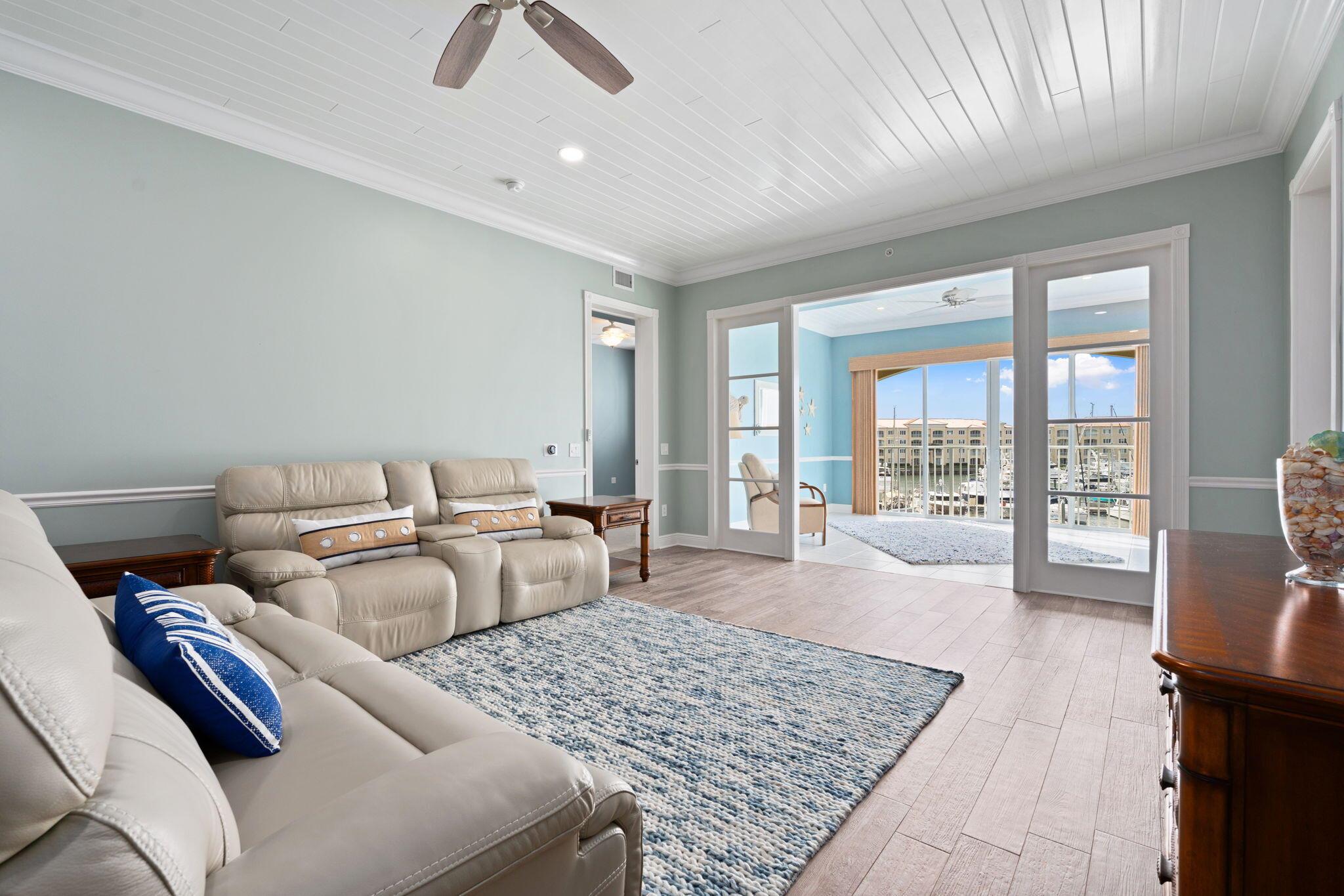 HARBOUR ISLE AT HUTCHINSO - Residential