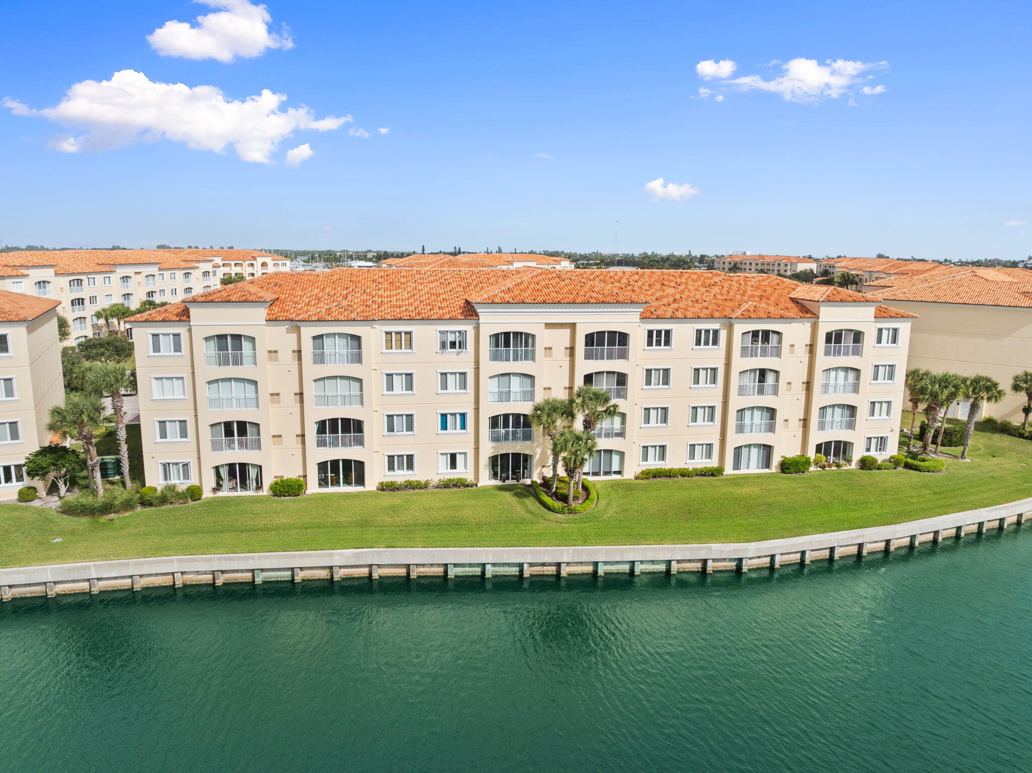 HARBOUR ISLE AT HUTCHINSON ISLAND EAST, A CONDOMIN - Residential