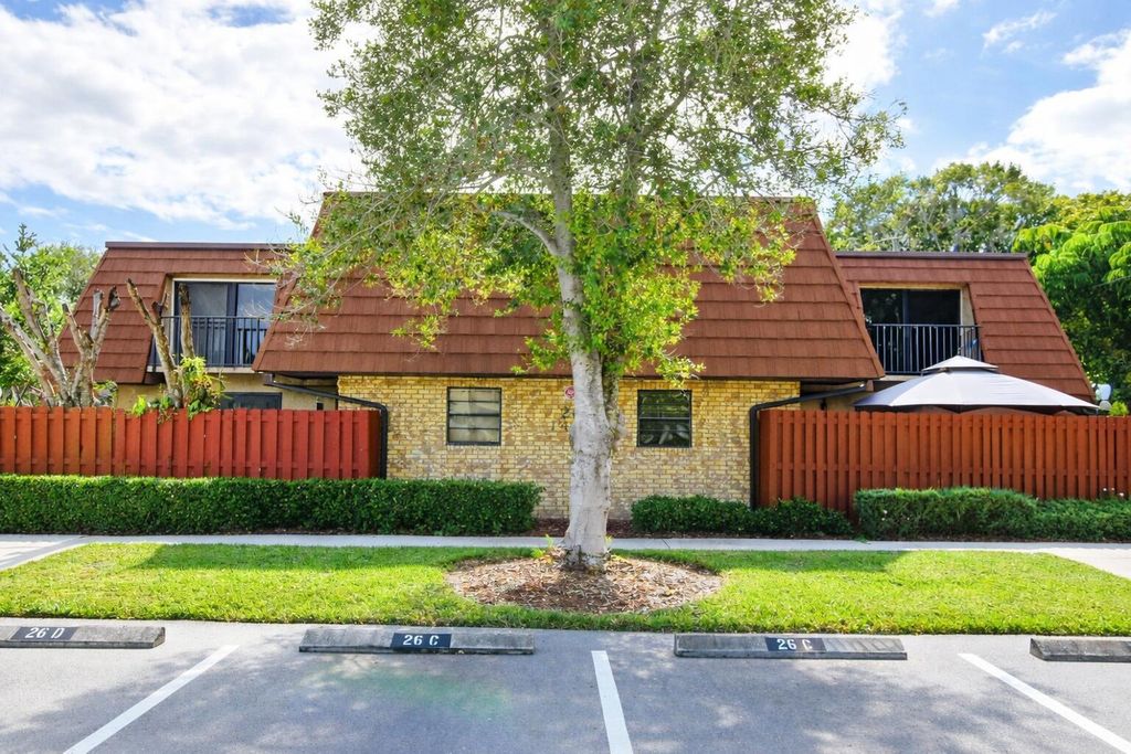Photo of 1458 N Lawnwood Circle #26d, Fort Pierce, FL 34950 (MLS # R11151604)