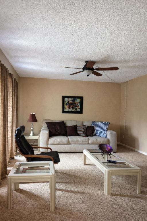 1458 N Lawnwood Circle 26d