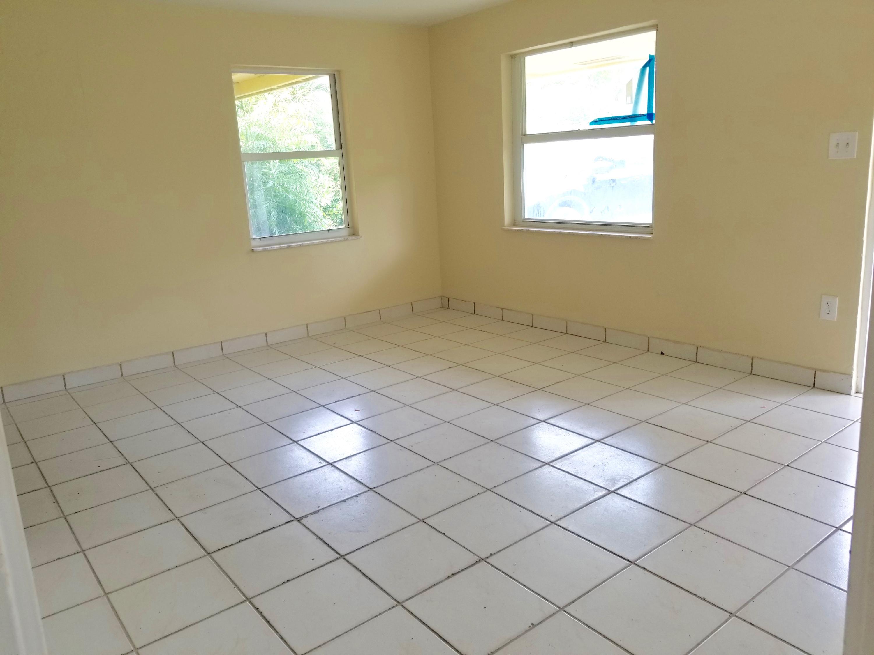 SUNNY ACRES SUBURBAN HOMESITES 2 - Residential Lease