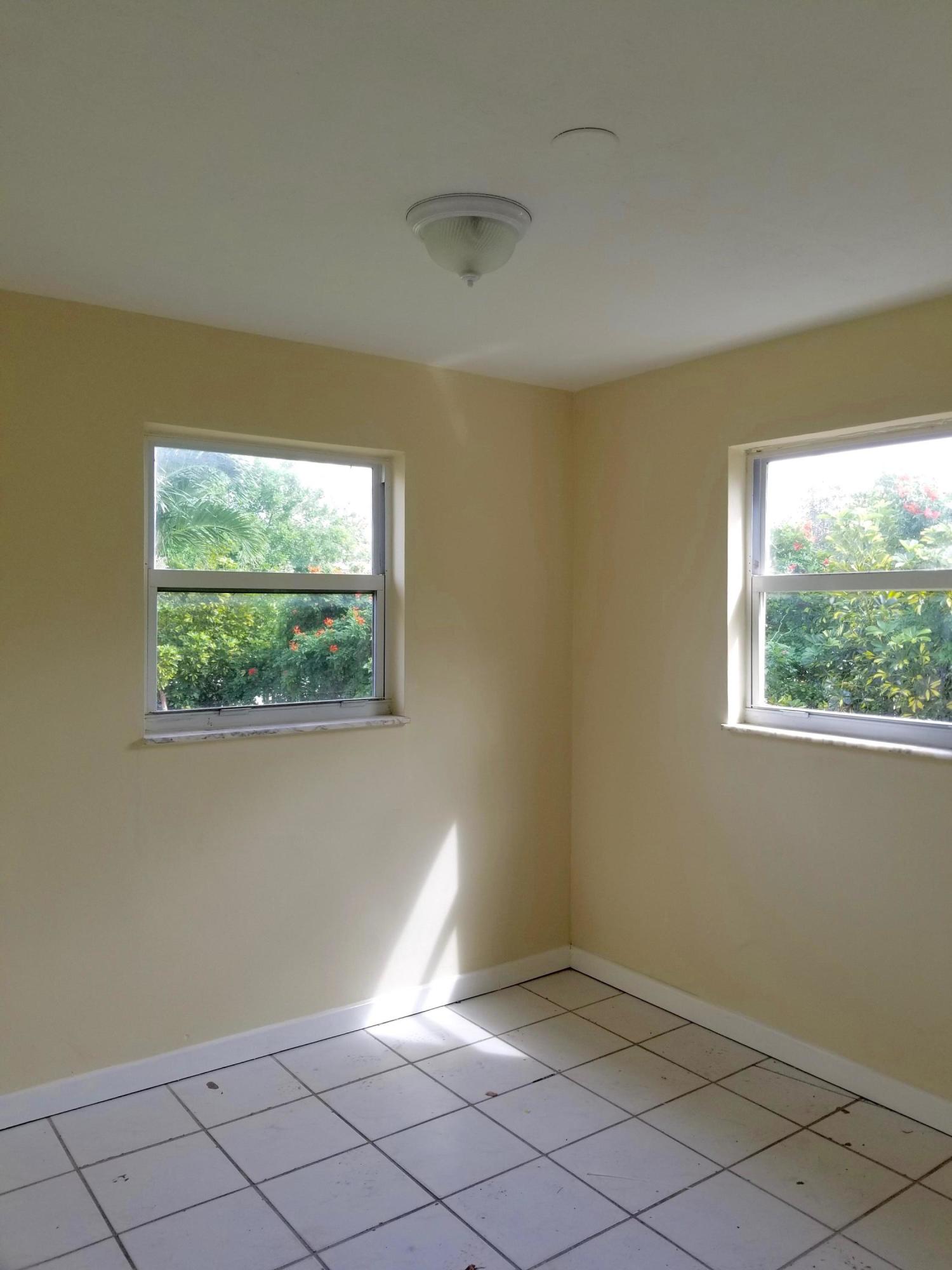 SUNNY ACRES SUBURBAN HOMESITES 2 - Residential Lease