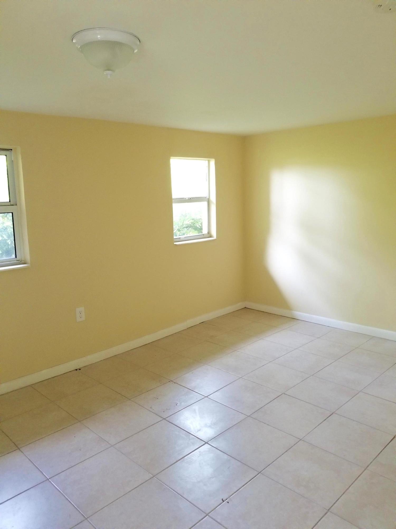 SUNNY ACRES SUBURBAN HOMESITES 2 - Residential Lease