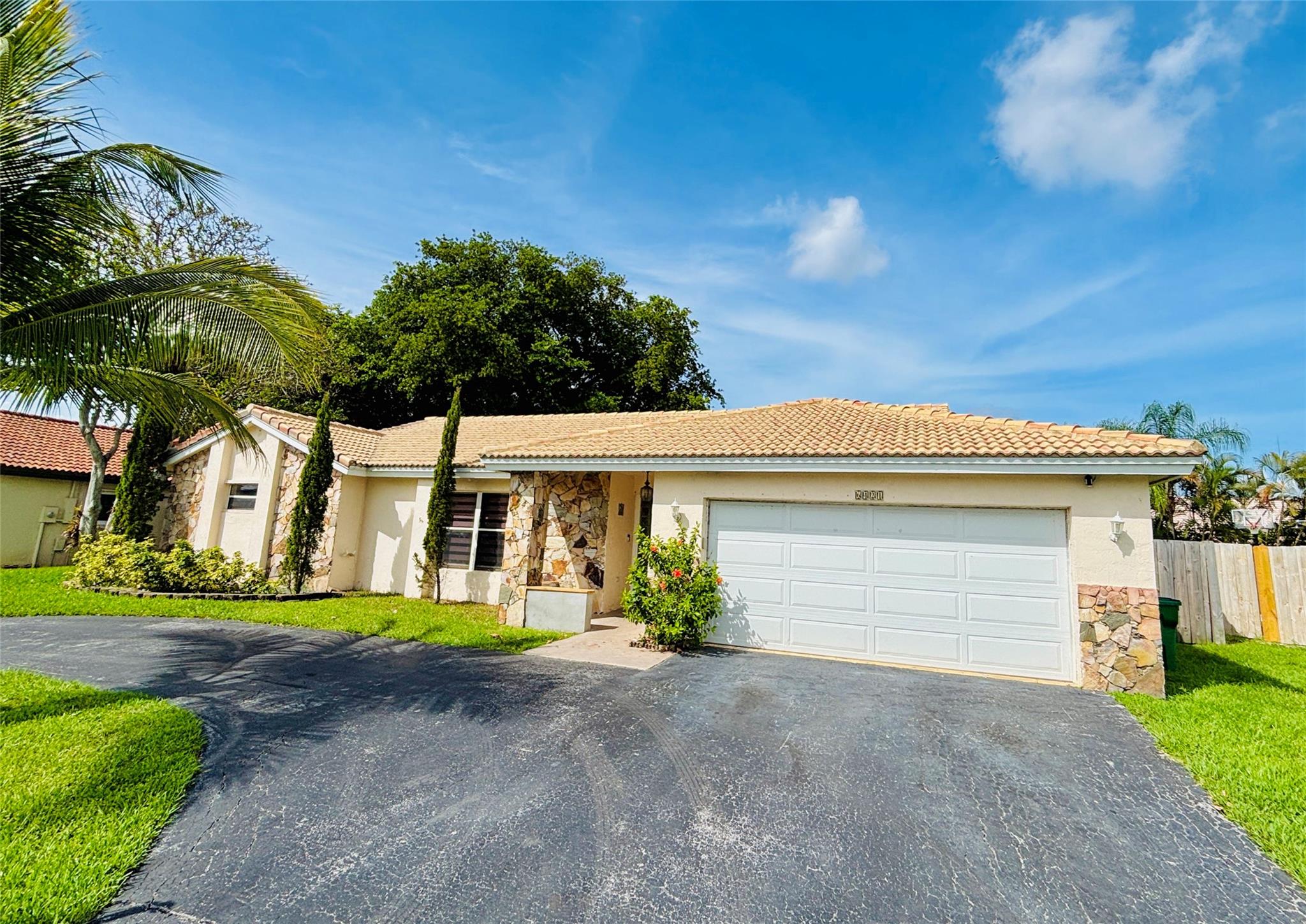 6421 Crossbow Ct