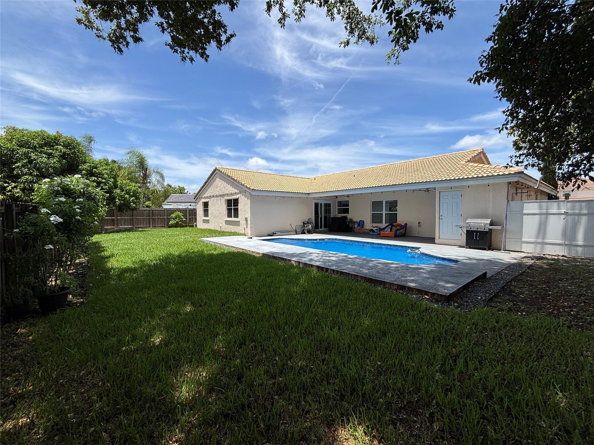 6421 Crossbow Ct