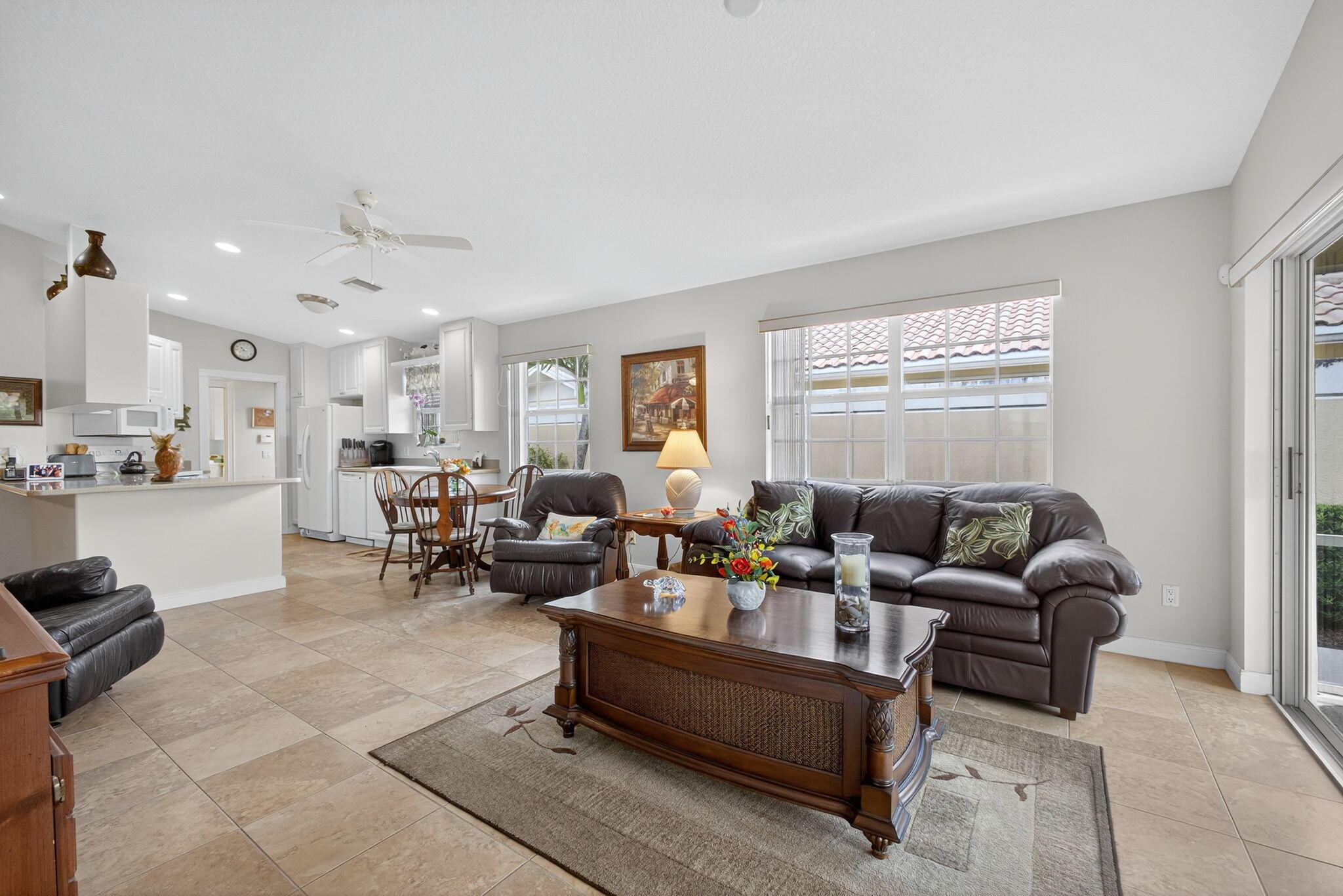 Wellington, Florida 33414, United States, 2 Bedrooms Bedrooms, ,2 BathroomsBathrooms,Residential,Pending,207891