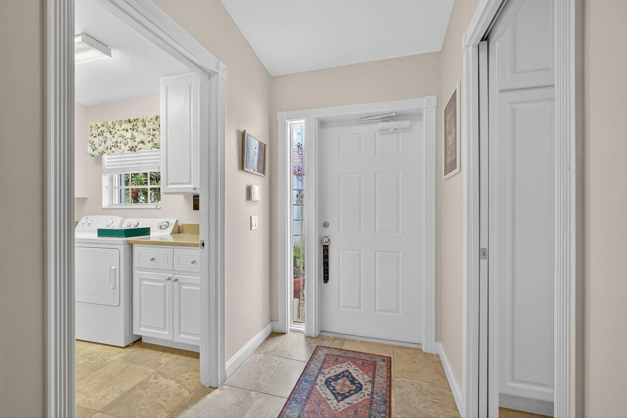 Wellington, Florida 33414, United States, 2 Bedrooms Bedrooms, ,2 BathroomsBathrooms,Residential,Pending,207891